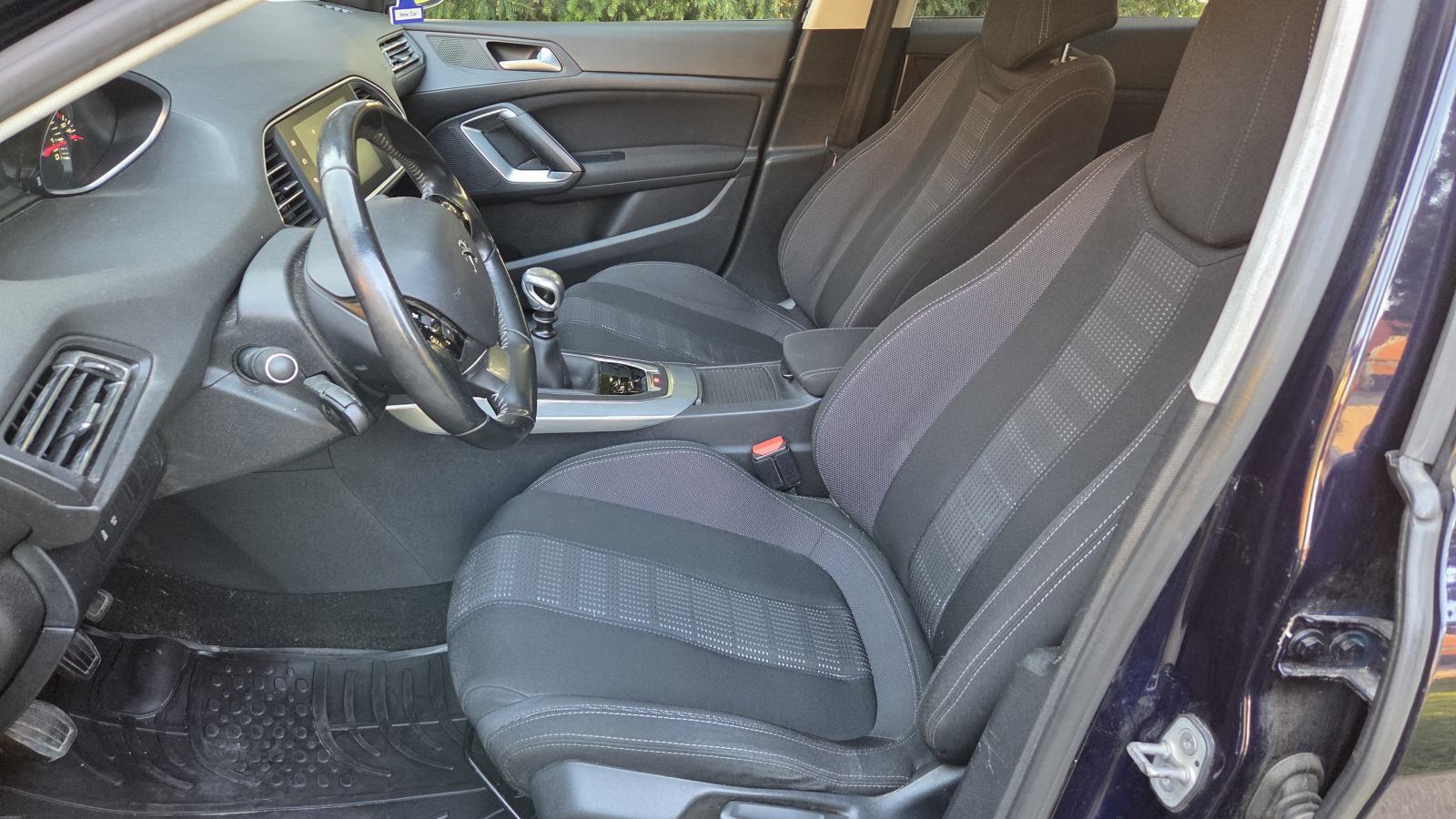 Peugeot 308 SW PureTech96kw/130ks, Allure, 90 000km,HR auto odličan, fotografija 10