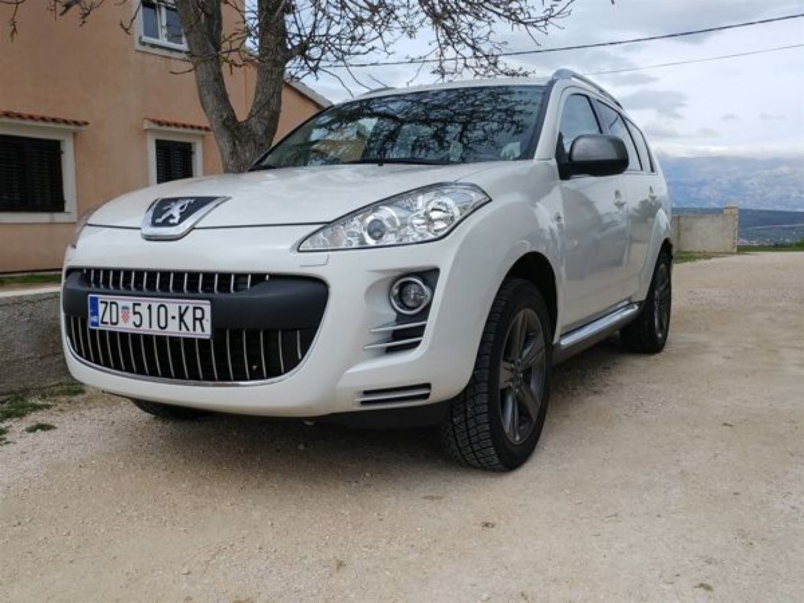Peugeot 4007 2,2 HDi 16V automatik, pogled izvana - slika 1