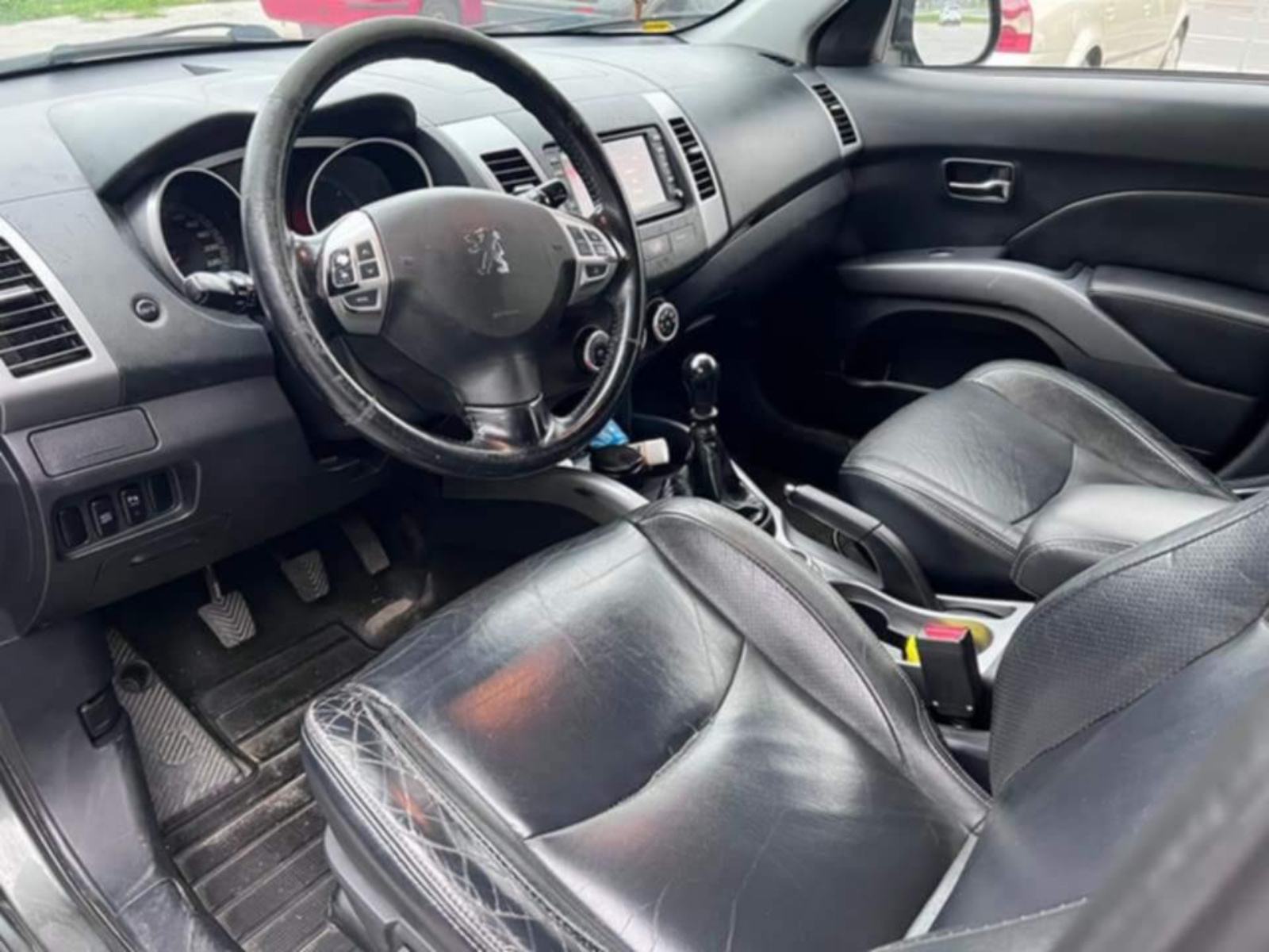 Peugeot 4007 2,2 HDi 16V, fotografija 6