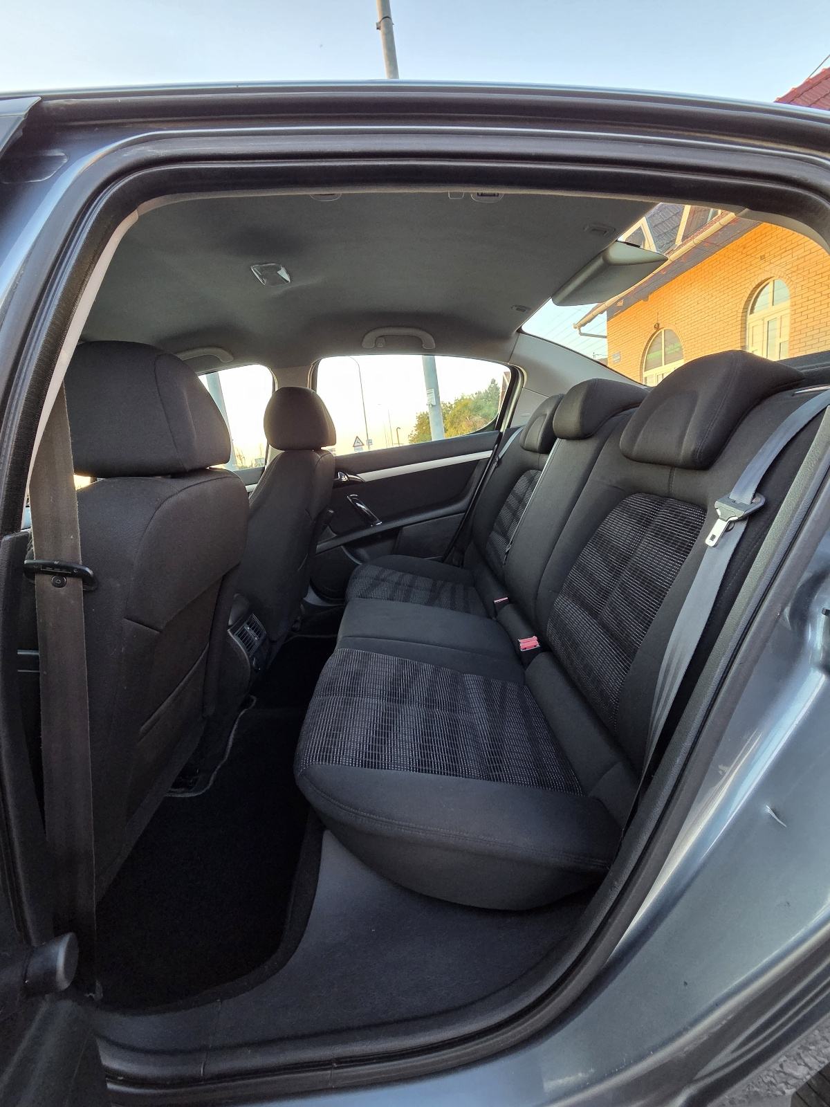 Peugeot 407 1.6HDI-REG 02/27-NAVI,TEMPOMAT, fotografija 12