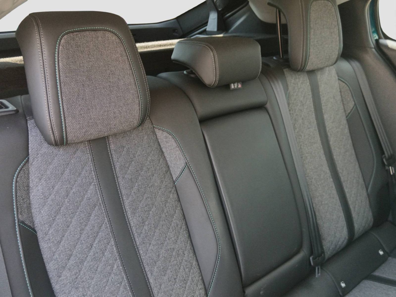 PEUGEOT 408 1.2 PureTech 130 KS AUTOMATIK ALLURE *VOZILO S JAMSTVOM*, fotografija 19