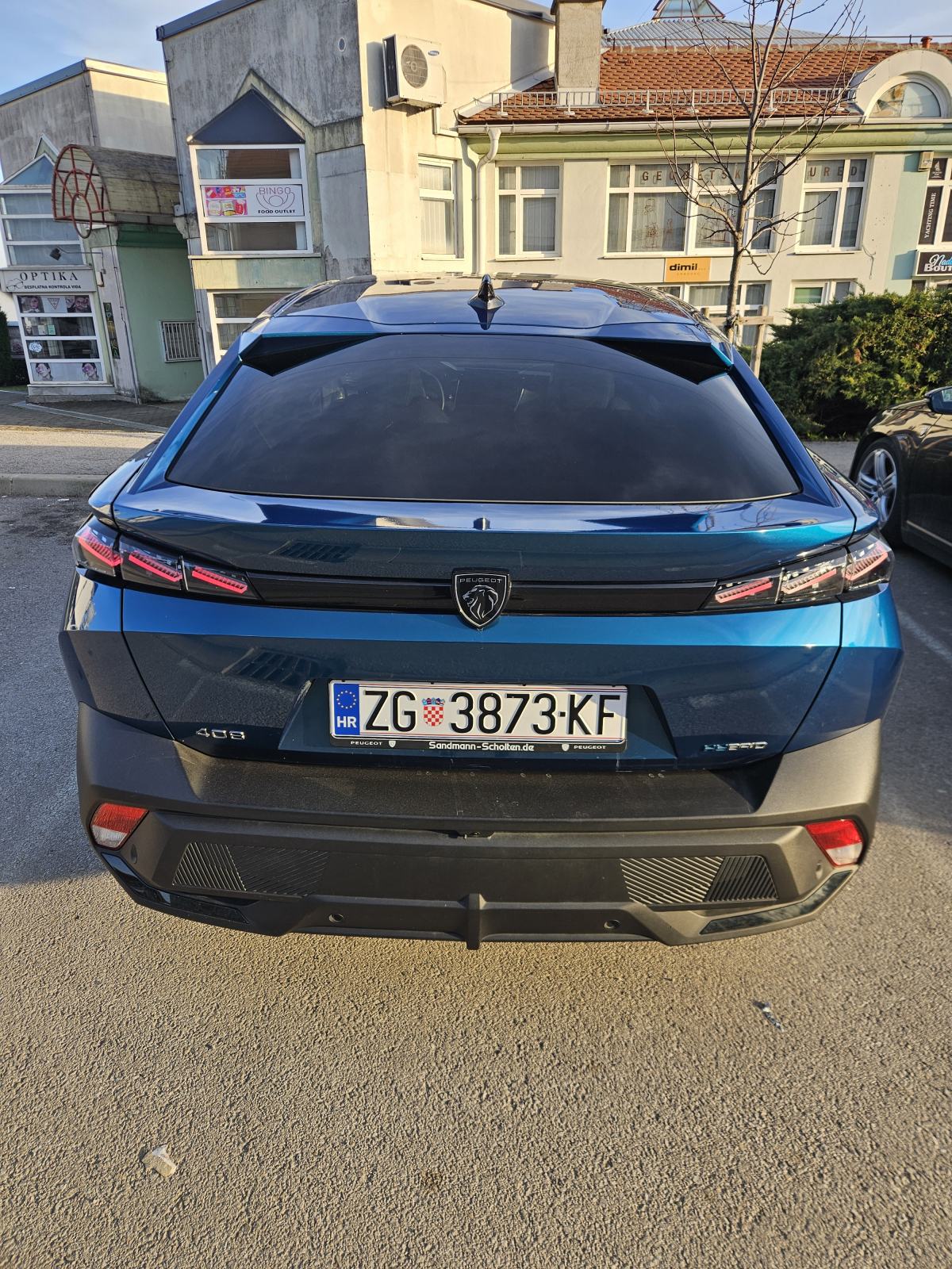 Peugeot 408 GT plugin hybrid 225KS, full oprema, krovni prozor, fotografija 7