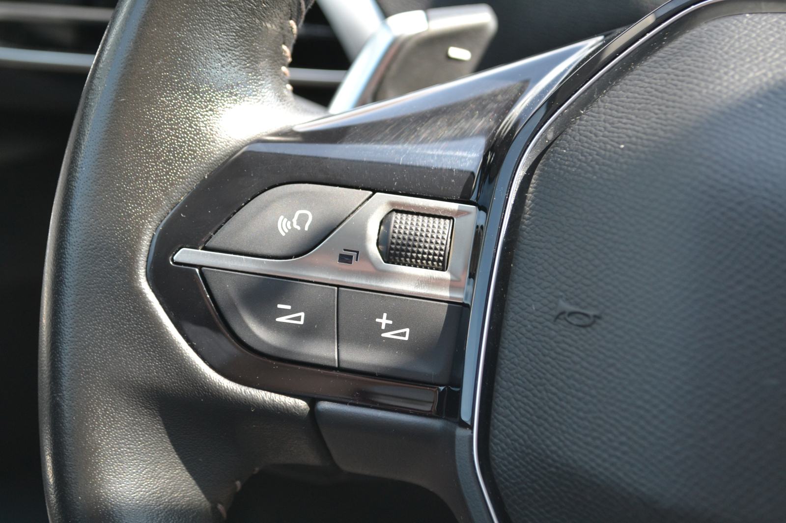 Peugeot 5008 1,2 130ks automatik *** LEASING 1-6 god *** rata 220€ **, fotografija 18