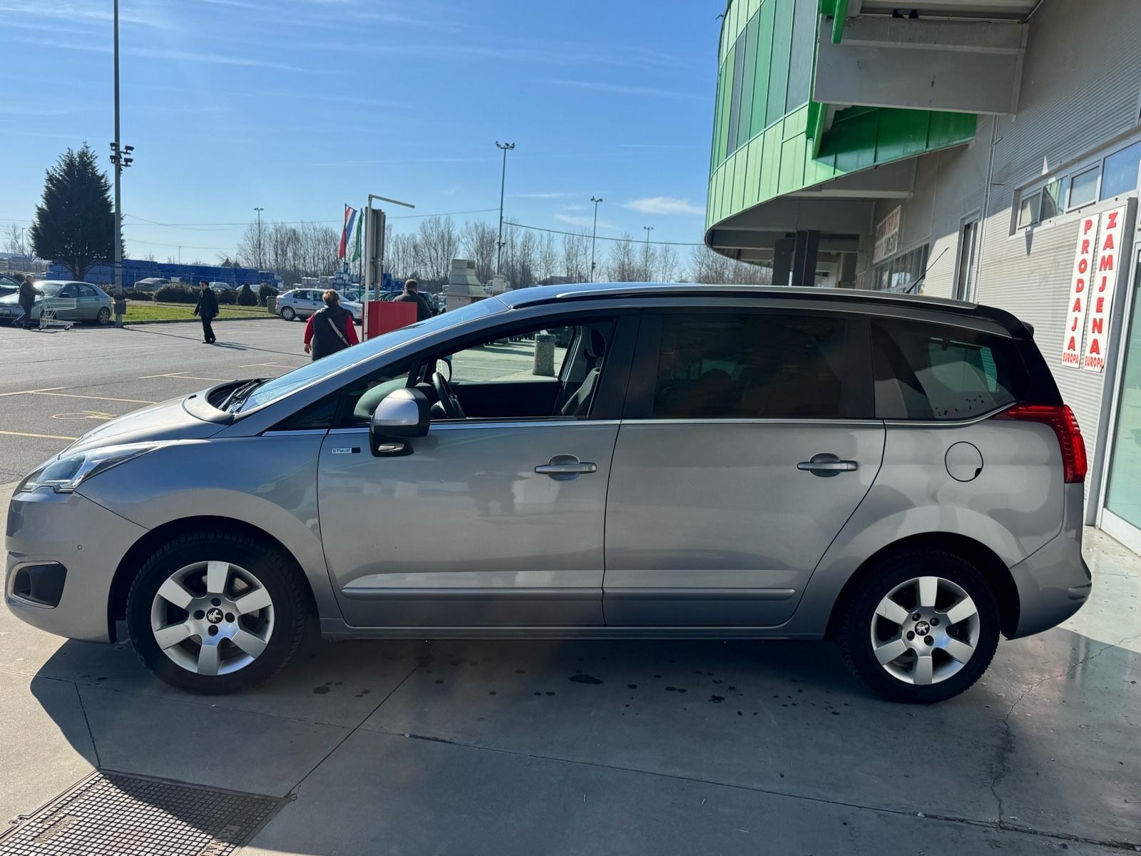 Peugeot 5008 130 ks*7 SJEDALA*PANORAMA*NAVI*DIG. KLIMA*, pogled izvana - slika 4