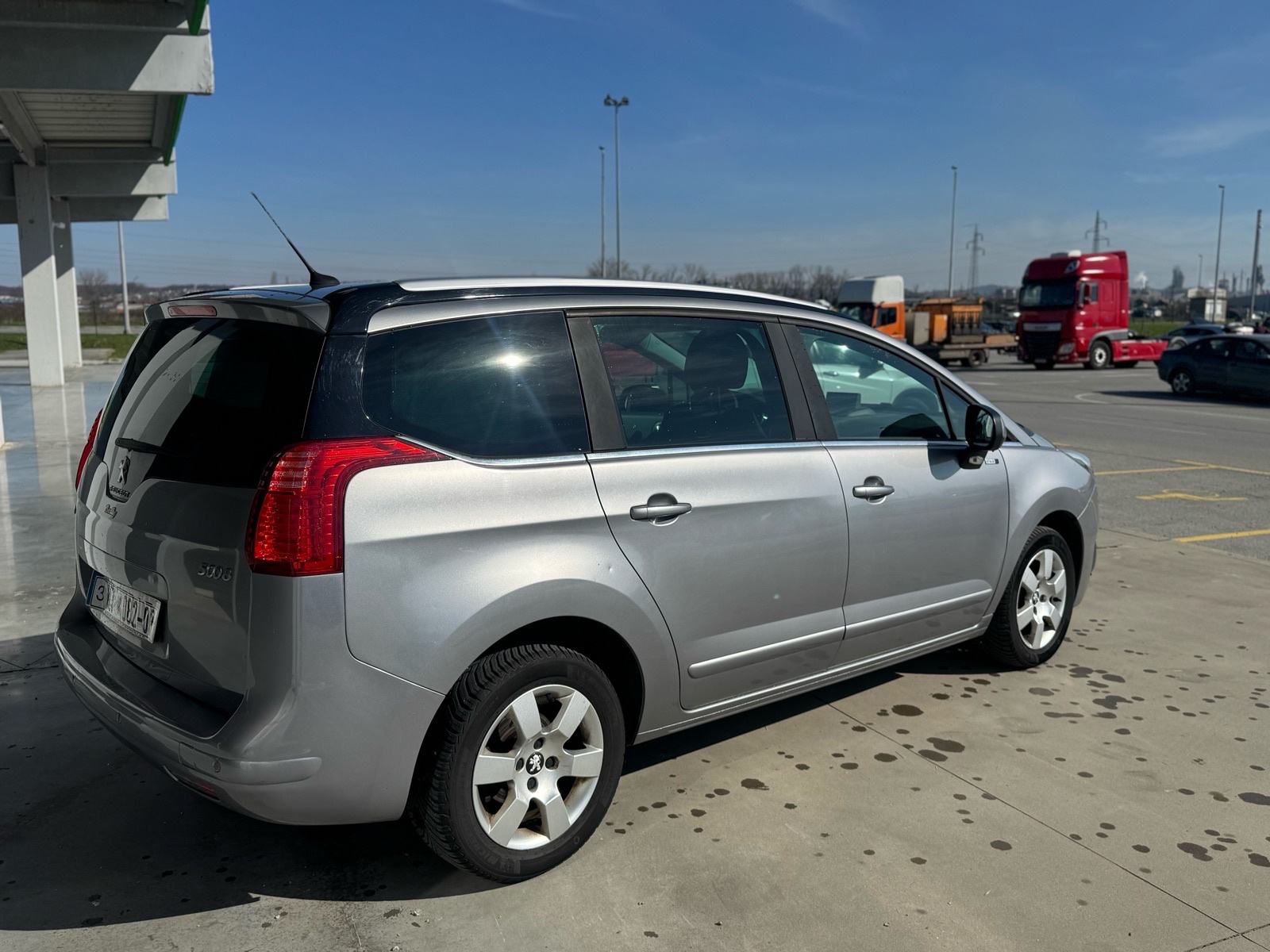 Peugeot 5008 130 ks*7 SJEDALA*PANORAMA*NAVI*DIG. KLIMA*, fotografija 7