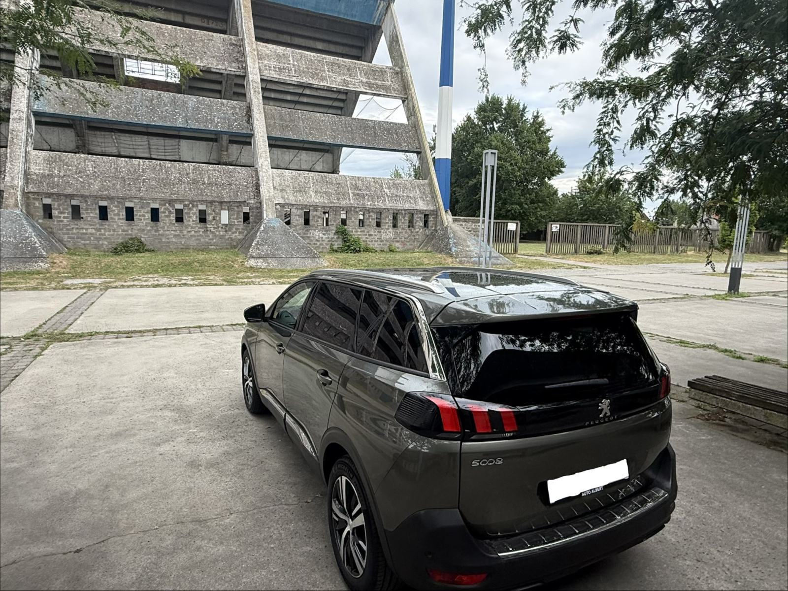 Peugeot 5008 1,2-ALLURE-7 SJEDLA-PANORAMA-MOŽE SKUPLJI, fotografija 5