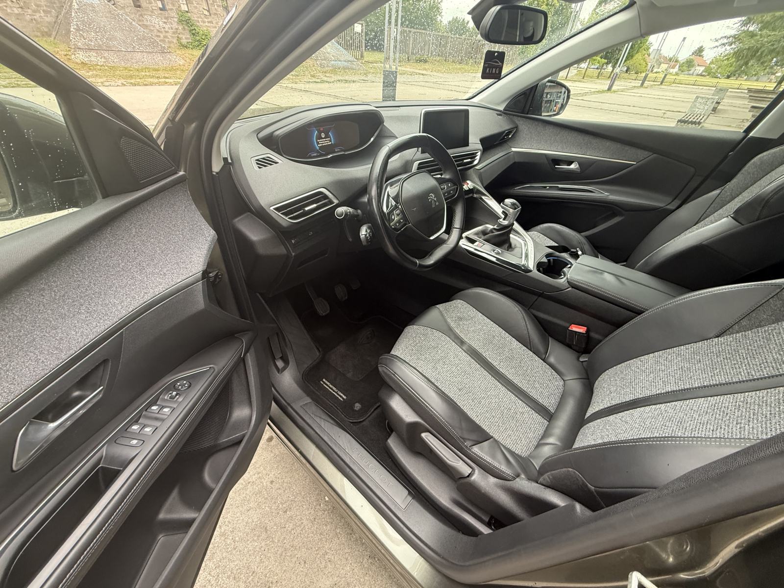 Peugeot 5008 1,2-ALLURE-7 SJEDLA-PANORAMA-MOŽE SKUPLJI, fotografija 9