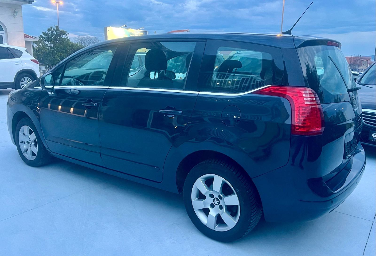 Peugeot 5008 1,2 e-THP —Mod 2016—7 SJEDALA—REG.GOD.DANA—NAVI—2xPDC—TOP, fotografija 3