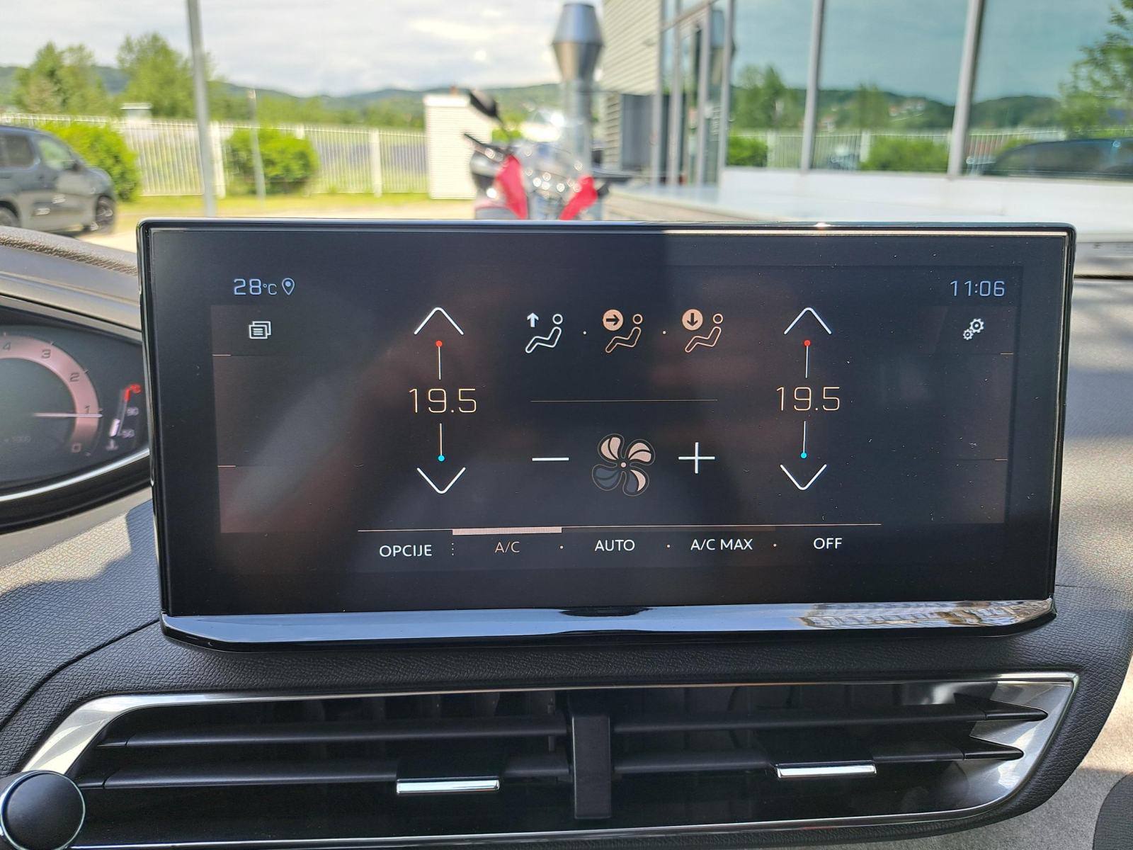 Peugeot 5008 GT PureTech 130 EAT8 ***7 sjedala***, fotografija 14