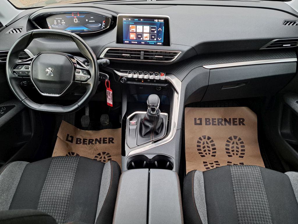 Peugeot 5008 1,2, fotografija 13