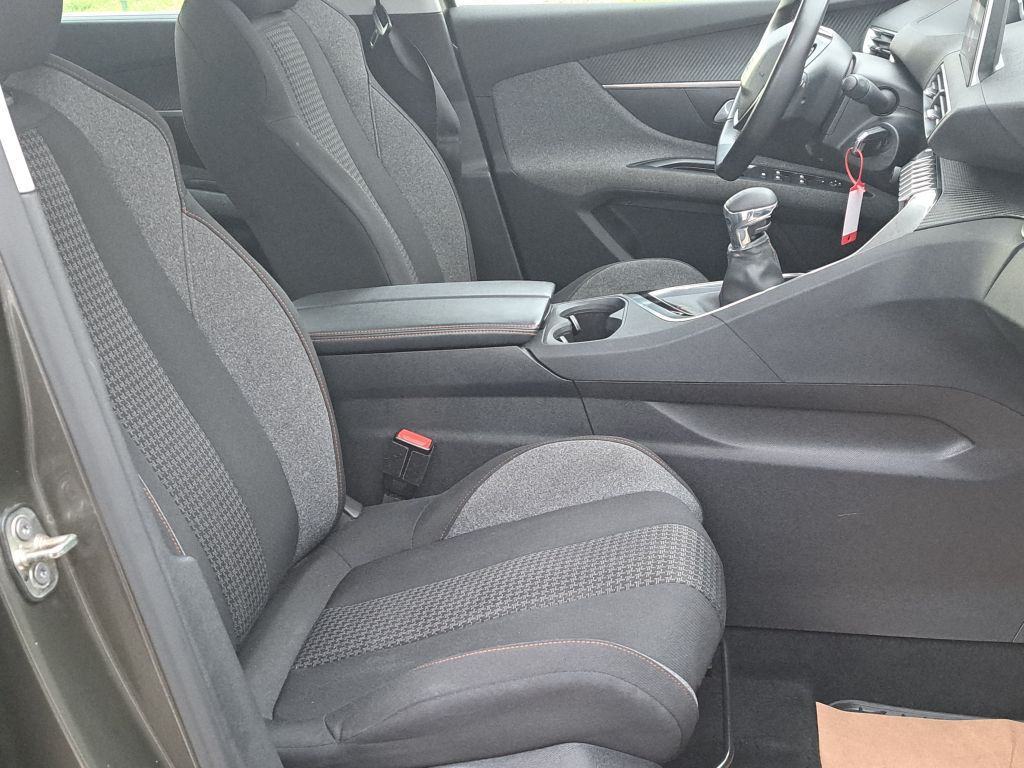Peugeot 5008 1,2, fotografija 17