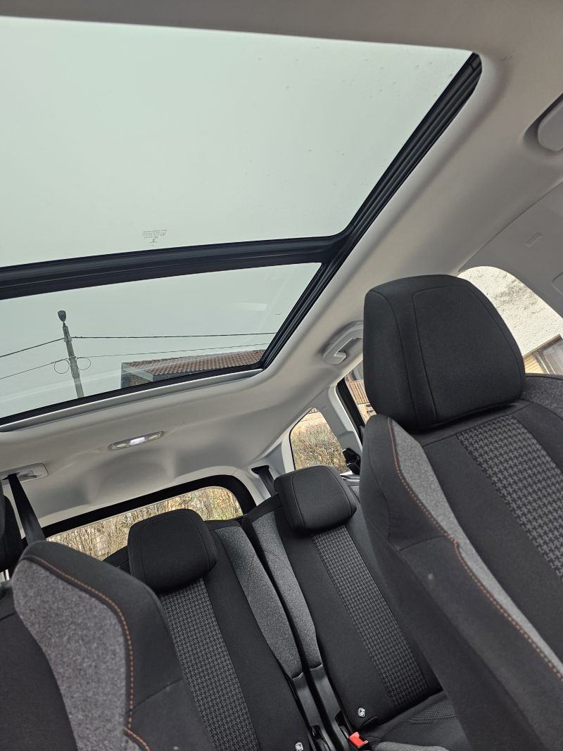 Peugeot 5008 1,2, fotografija 19