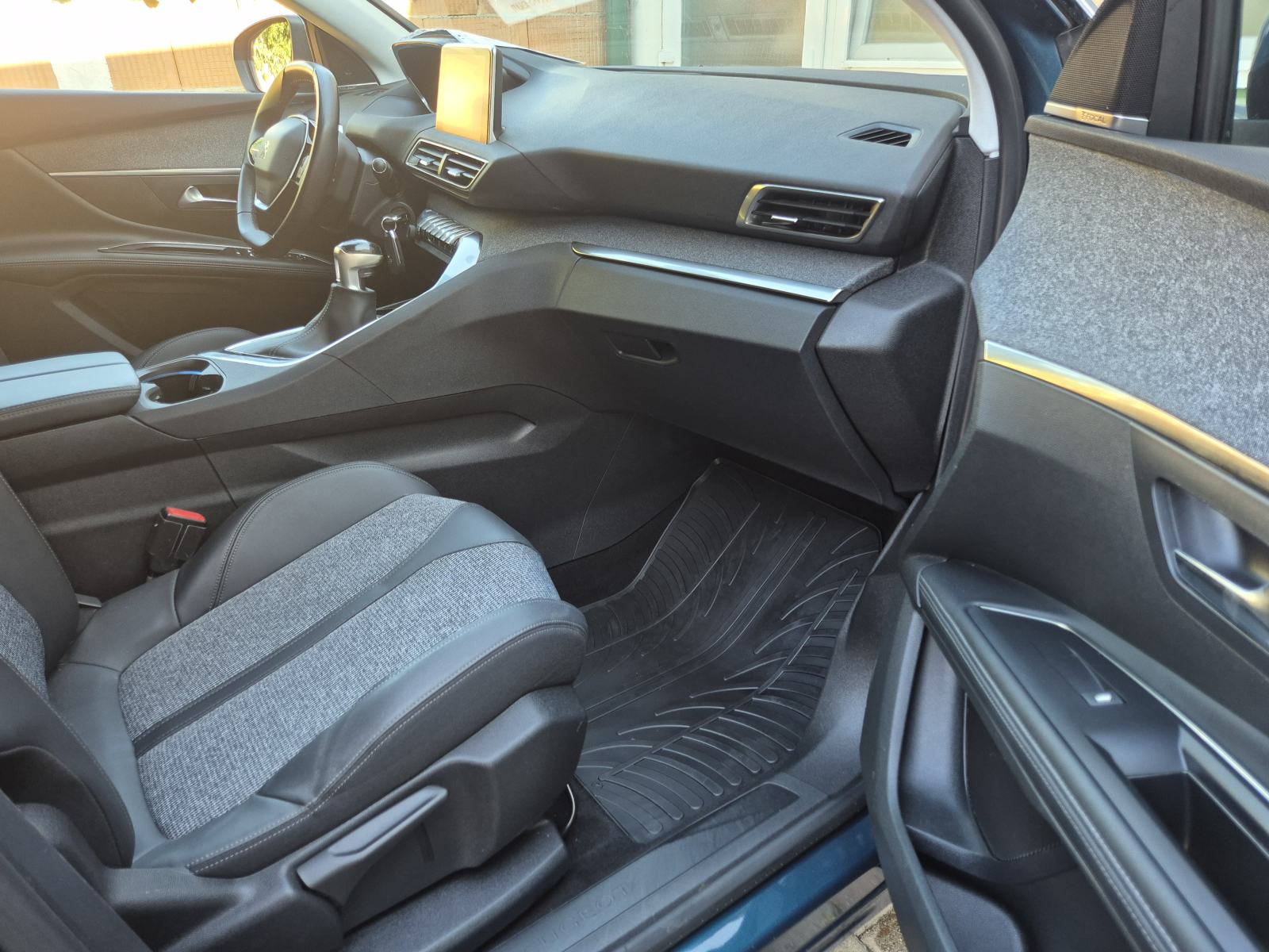 Peugeot 5008 Allure 1,2 PureTech 130 - 7 sjedala, FOCAL+DAB, fotografija 7