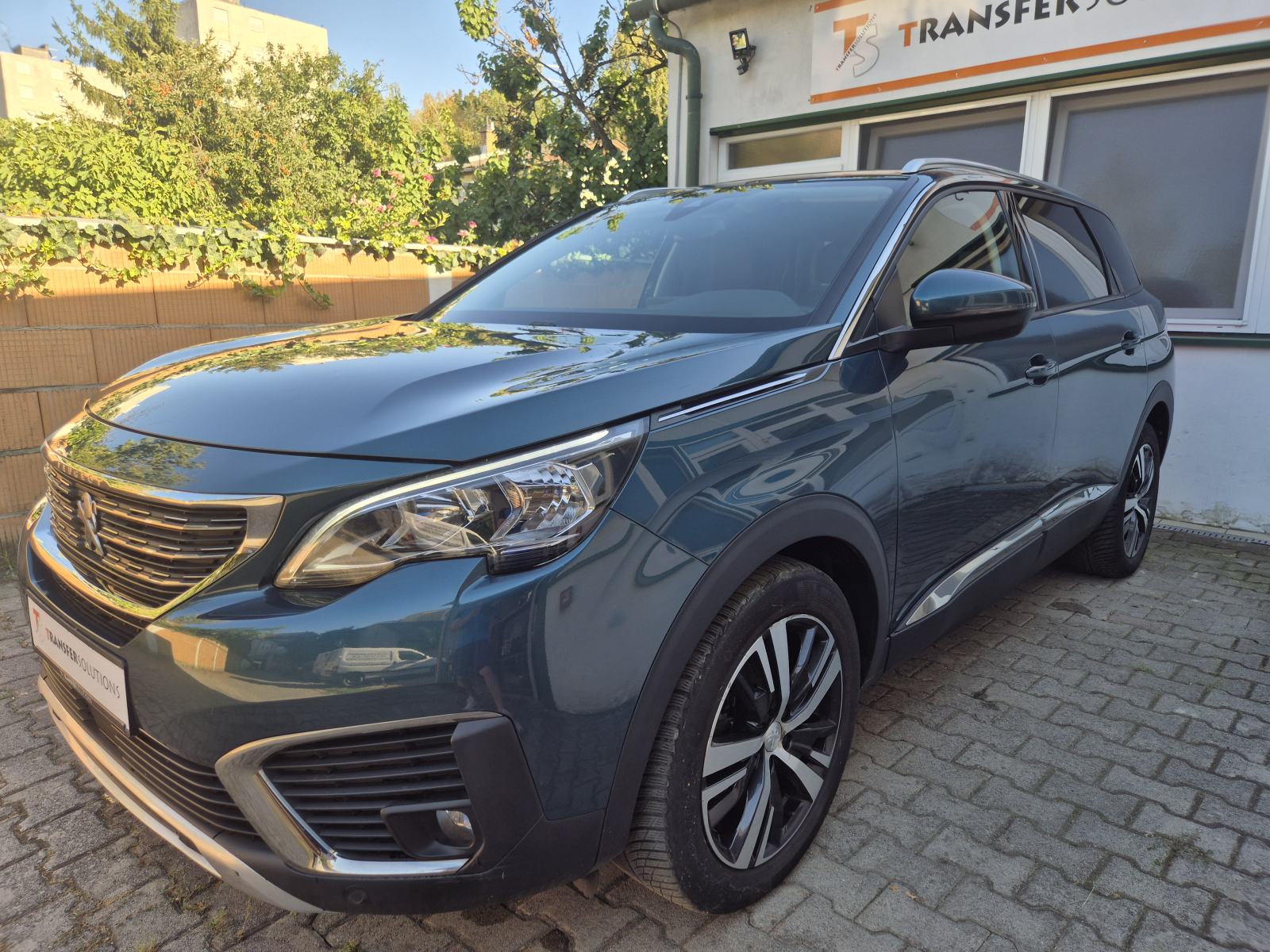 Peugeot 5008 Allure 1,2 PureTech 130 - 7 sjedala, FOCAL+DAB, fotografija 1