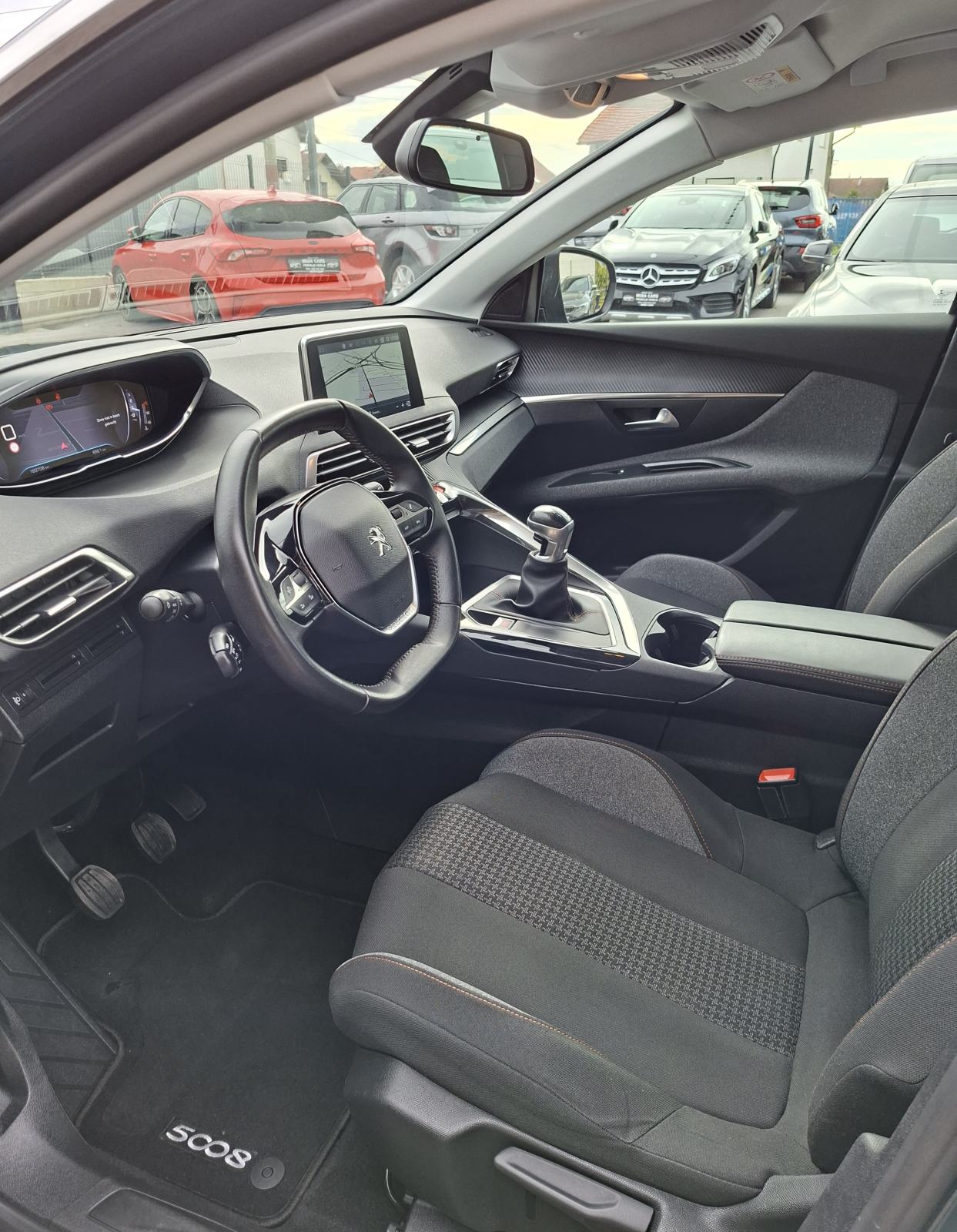 Peugeot 5008 1,2PureTech-7SJEDALA-2020-VELIKI SERVIS-KAO NOV, fotografija 7