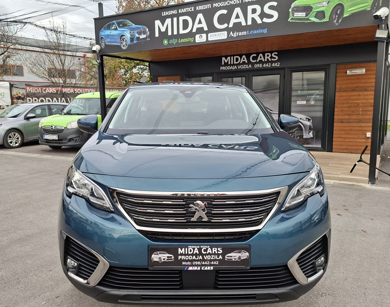 Peugeot 5008 1,2PureTech-7SJEDALA-2020-VELIKI SERVIS-KAO NOV, fotografija 5