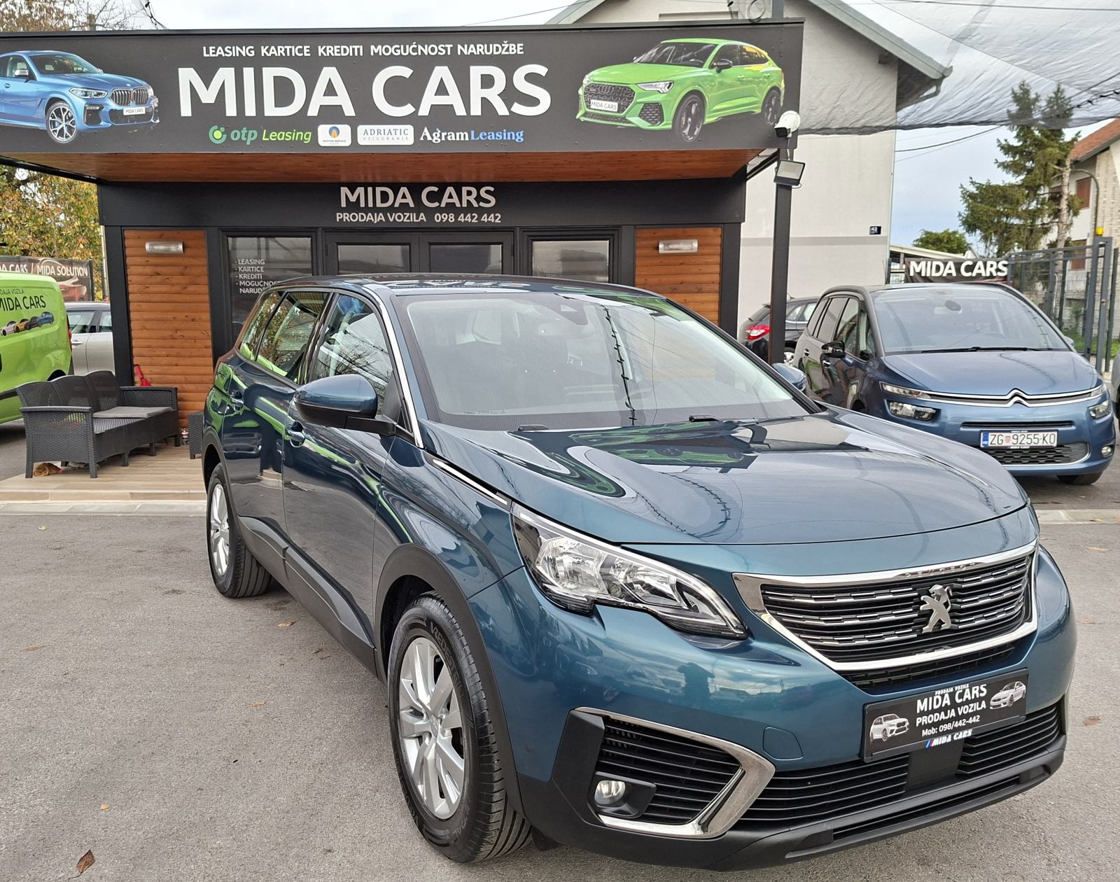 Peugeot 5008 1,2PureTech-7SJEDALA-2020-VELIKI SERVIS-KAO NOV, fotografija 13