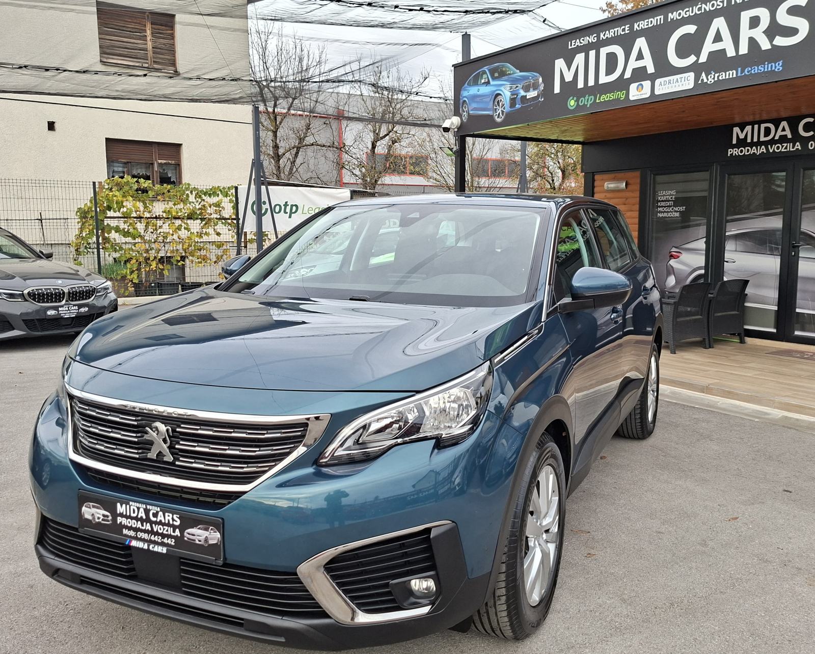 Peugeot 5008 1,2PureTech-7SJEDALA-2020-VELIKI SERVIS-KAO NOV, fotografija 19