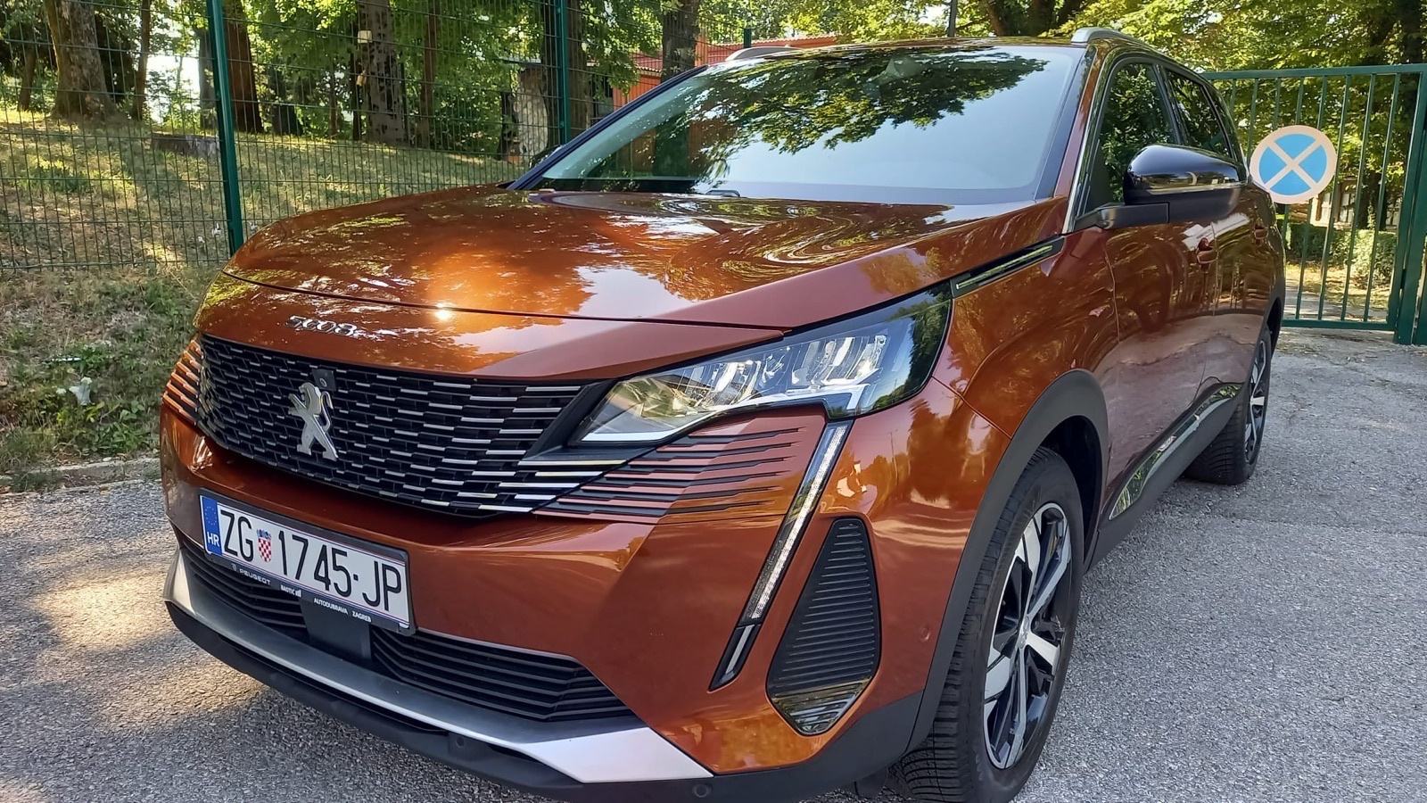 Peugeot 5008 1,5 AUTOMATIC -F1 SAMO 74000 KM ALLURE SPORT LEASING, fotografija 1