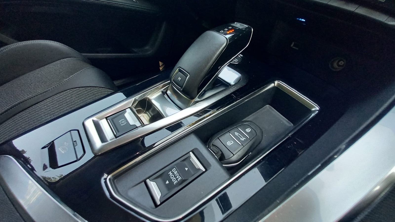 Peugeot 5008 1,5 AUTOMATIC -F1 SAMO 74000 KM ALLURE SPORT LEASING, fotografija 20