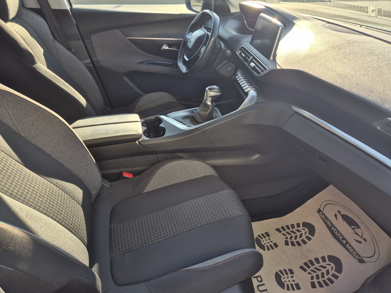 Peugeot 5008 1.5 BHDi, 7 sjedala, odlično stanje, garancija na vozilo., fotografija 9