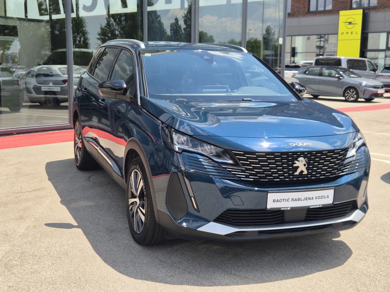 Peugeot 5008 1,5 BlueHDI 130 Allure Business Aut., fotografija 3