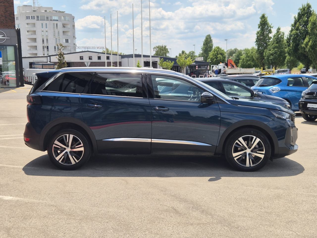 Peugeot 5008 1,5 BlueHDI 130 Allure Business Aut., fotografija 4