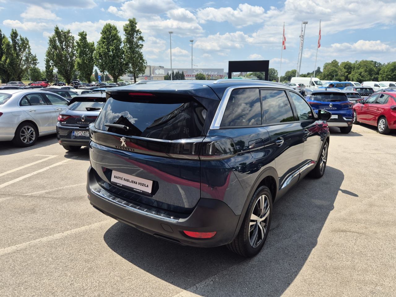 Peugeot 5008 1,5 BlueHDI 130 Allure Business Aut., fotografija 5