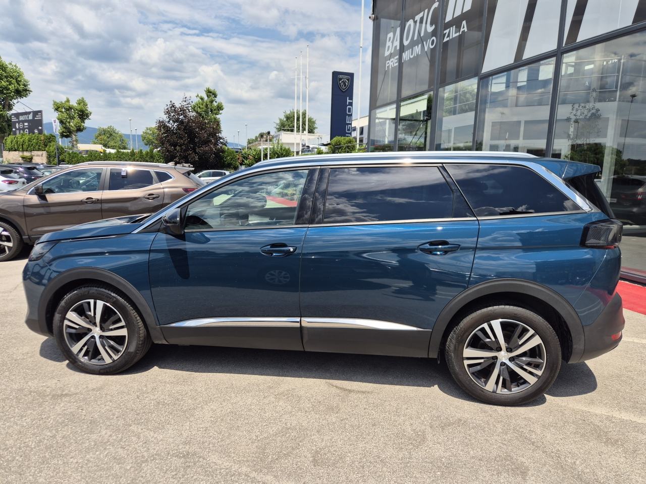 Peugeot 5008 1,5 BlueHDI 130 Allure Business Aut., fotografija 8