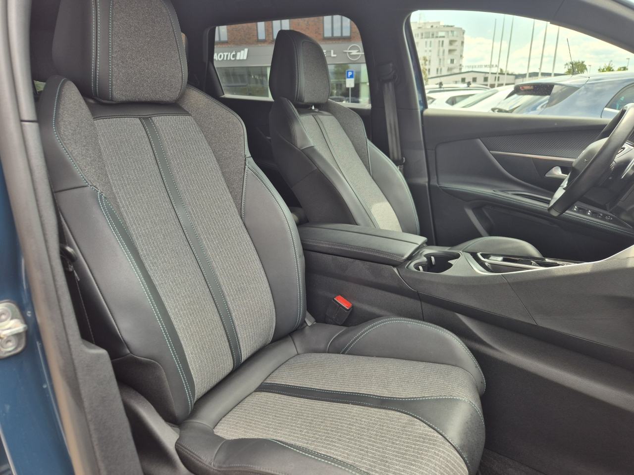 Peugeot 5008 1,5 BlueHDI 130 Allure Business Aut., fotografija 11