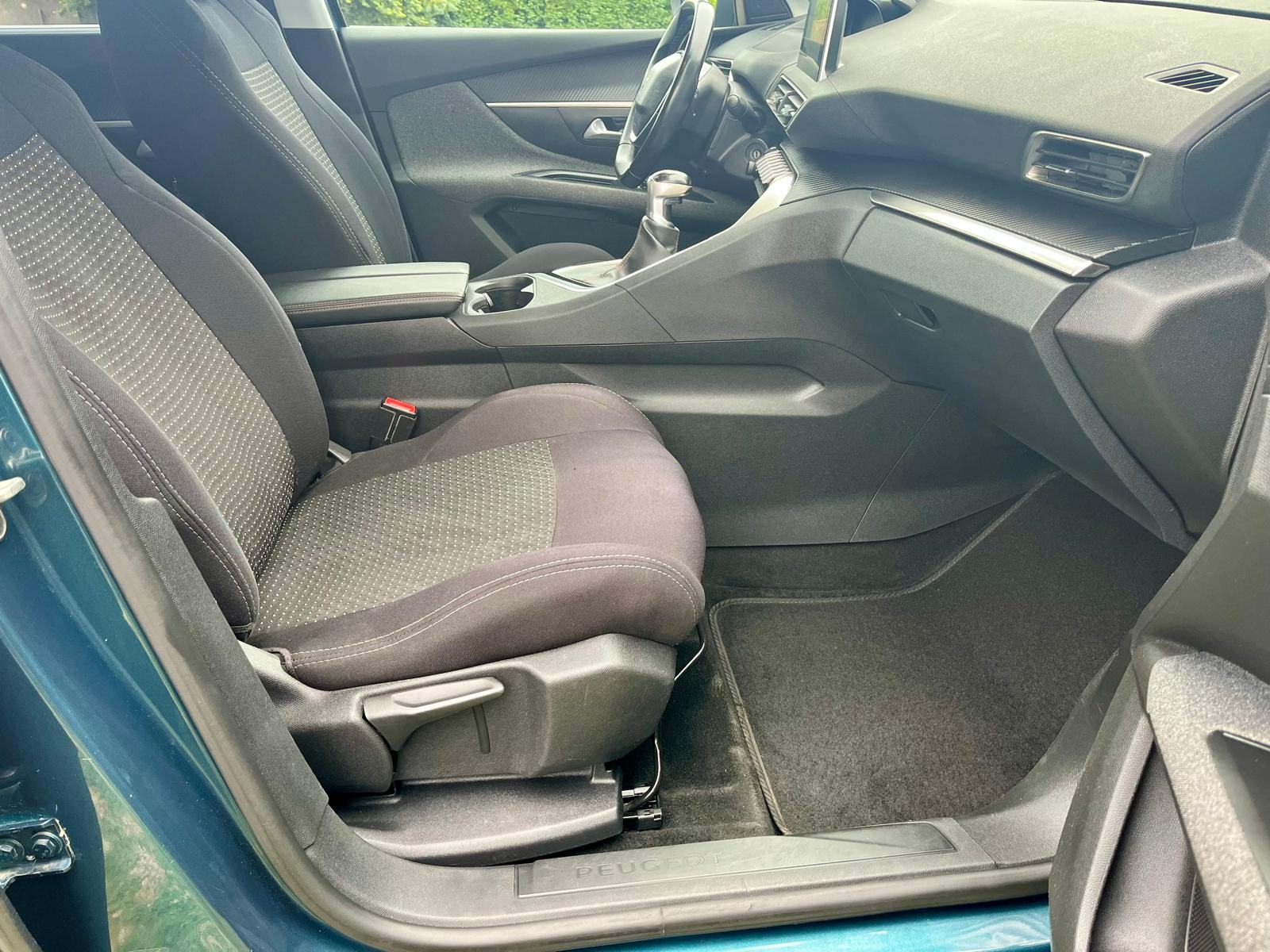 Peugeot 5008 1.5 BlueHDi 7 sjedala 1. vlasnik HR auto servisna, fotografija 15