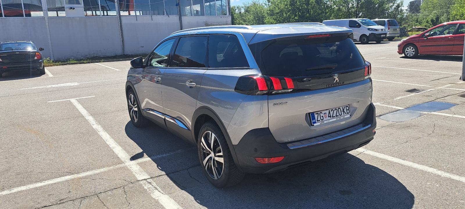 Peugeot 5008 1,5 BlueHDI automatik.Reg do 07/2027, fotografija 2