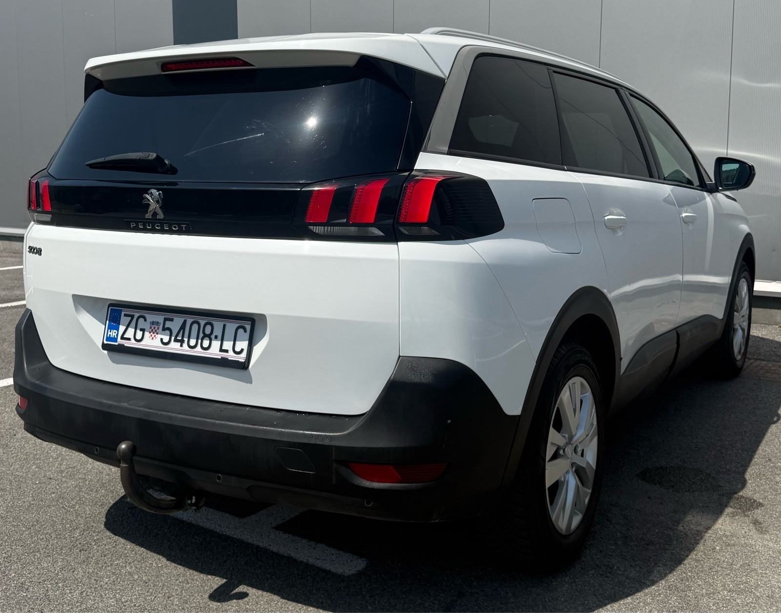 Peugeot 5008 1,5 BlueHDI automatik 7 sjedala ISPOD CIJENE HITNO, fotografija 3