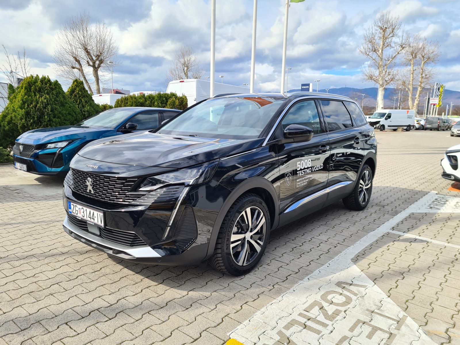 PEUGEOT 5008 ROADTRIP BlueHDi 130 EAT8