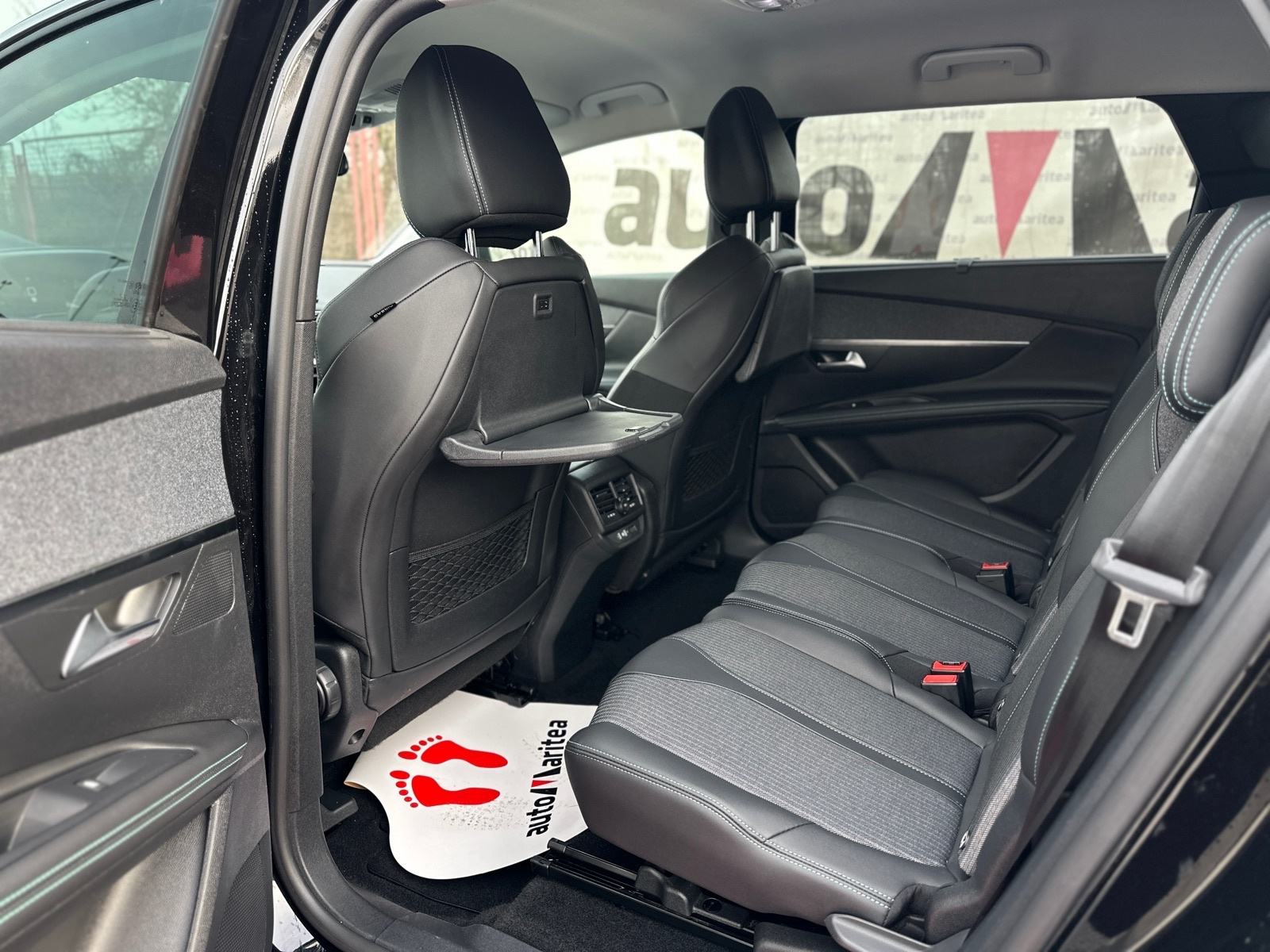 Peugeot 5008 1,5 HDI Automatik, 7 Sjedala, Kamera, Navi, 18" ALU, fotografija 10