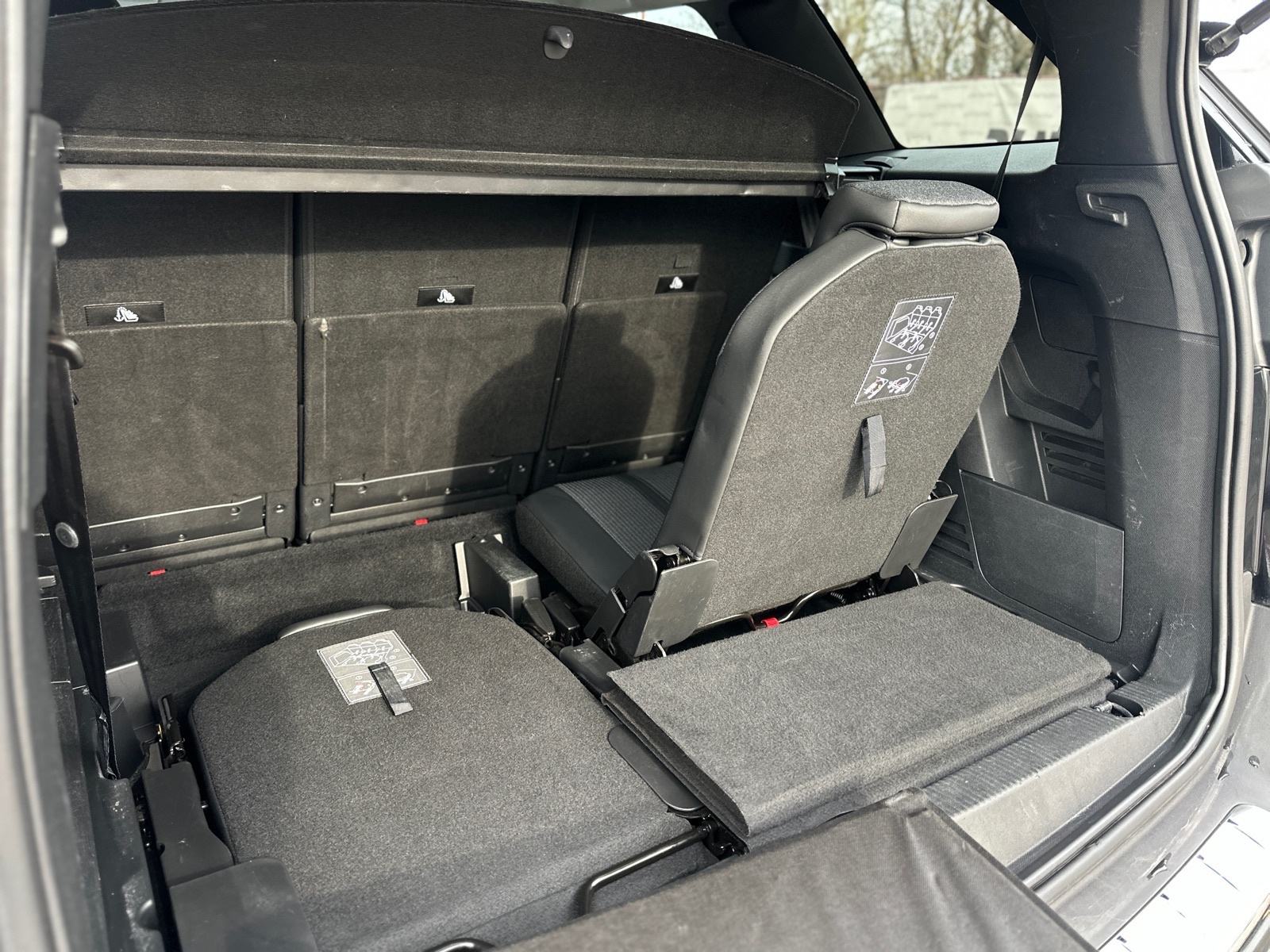 Peugeot 5008 1,5 HDI Automatik, 7 Sjedala, Kamera, Navi, 18" ALU, fotografija 14