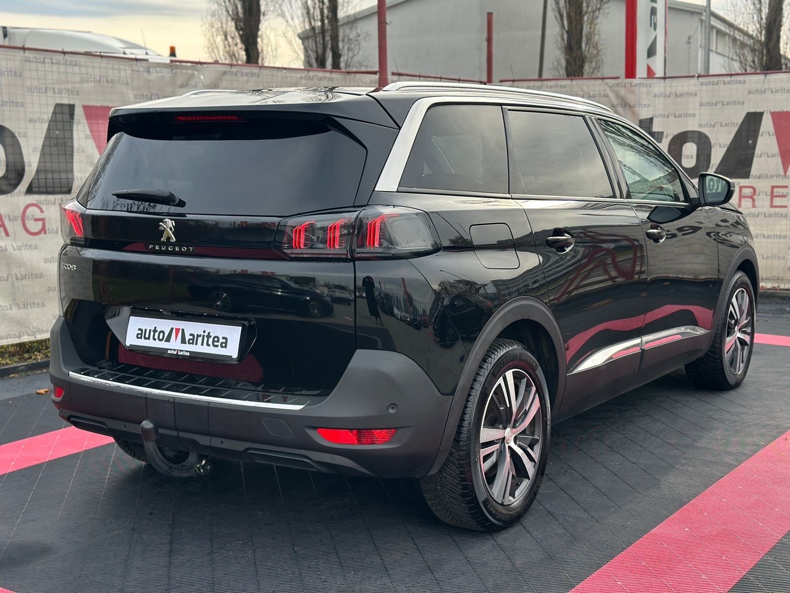 Peugeot 5008 1,5 HDI Automatik, 7 Sjedala, Kamera, Navi, 18" ALU, fotografija 19