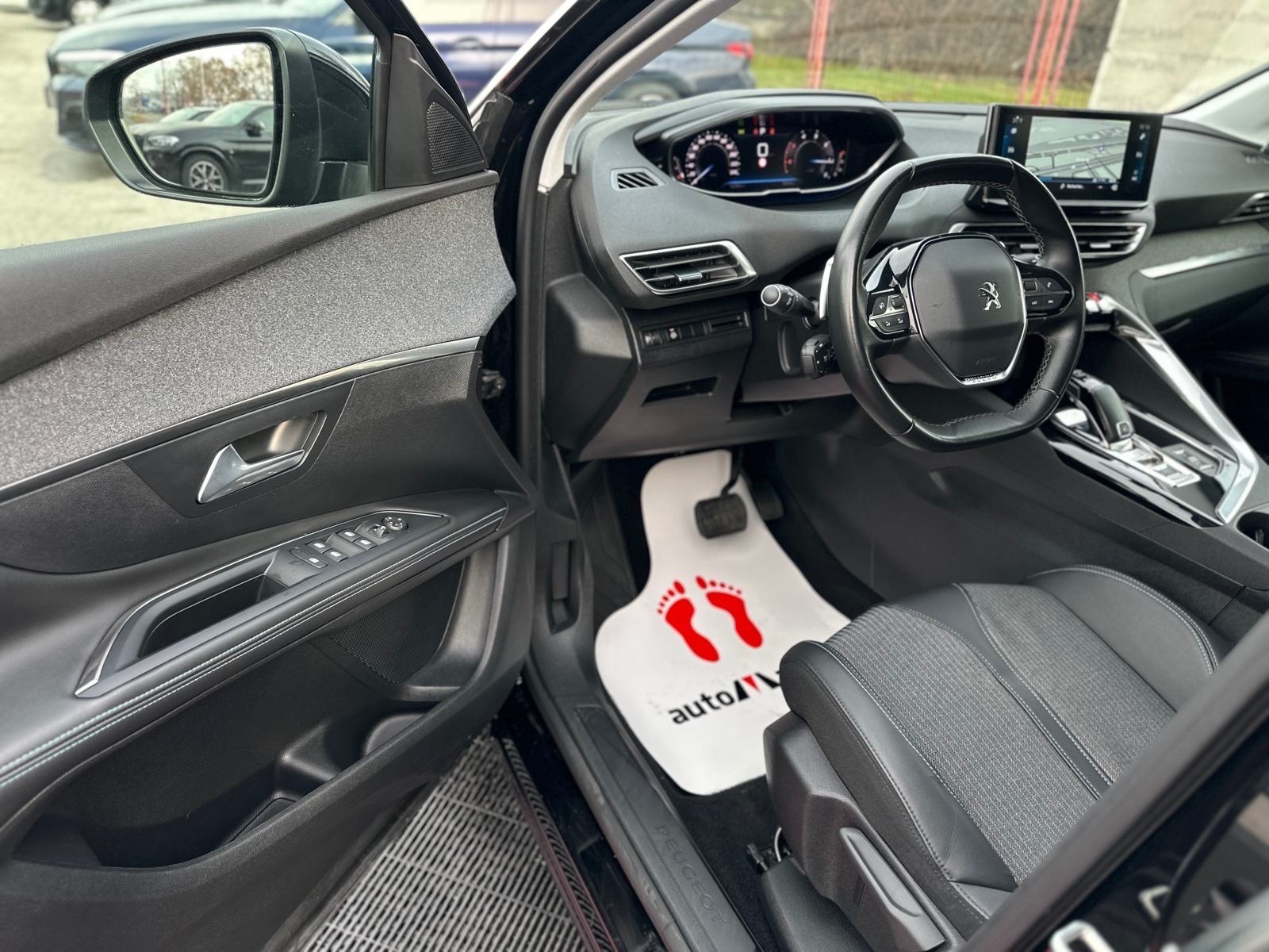 Peugeot 5008 1,5 HDI Automatik, 7 Sjedala, Kamera, Navi, 18" ALU, fotografija 6