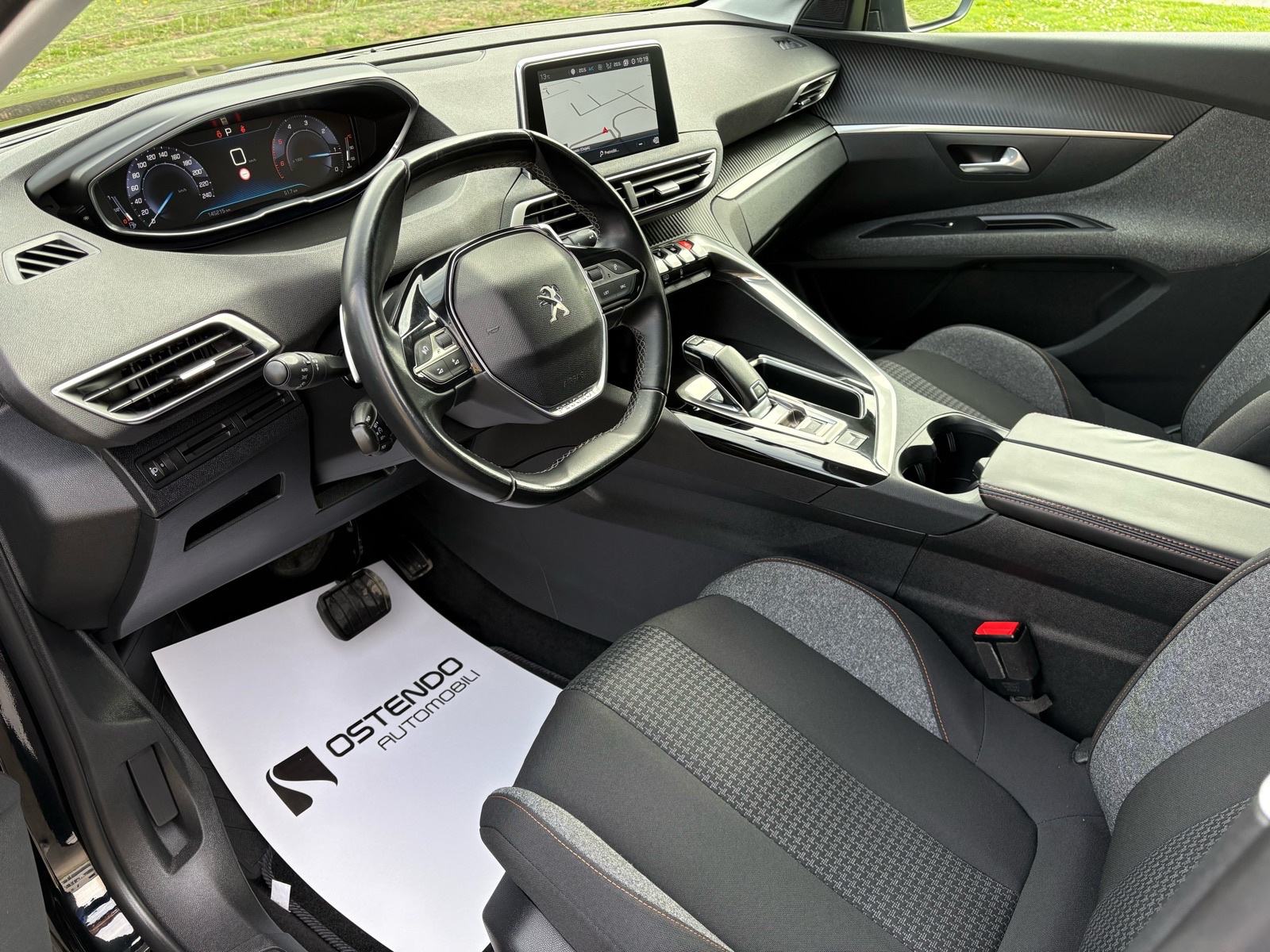 Peugeot 5008 1,5 HDI Active, fotografija 9