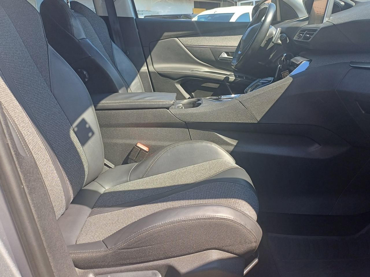 Peugeot 5008 1,6 BlueHDI 120 KS, ALLURE Aut., 7 SJEDALA,, fotografija 19