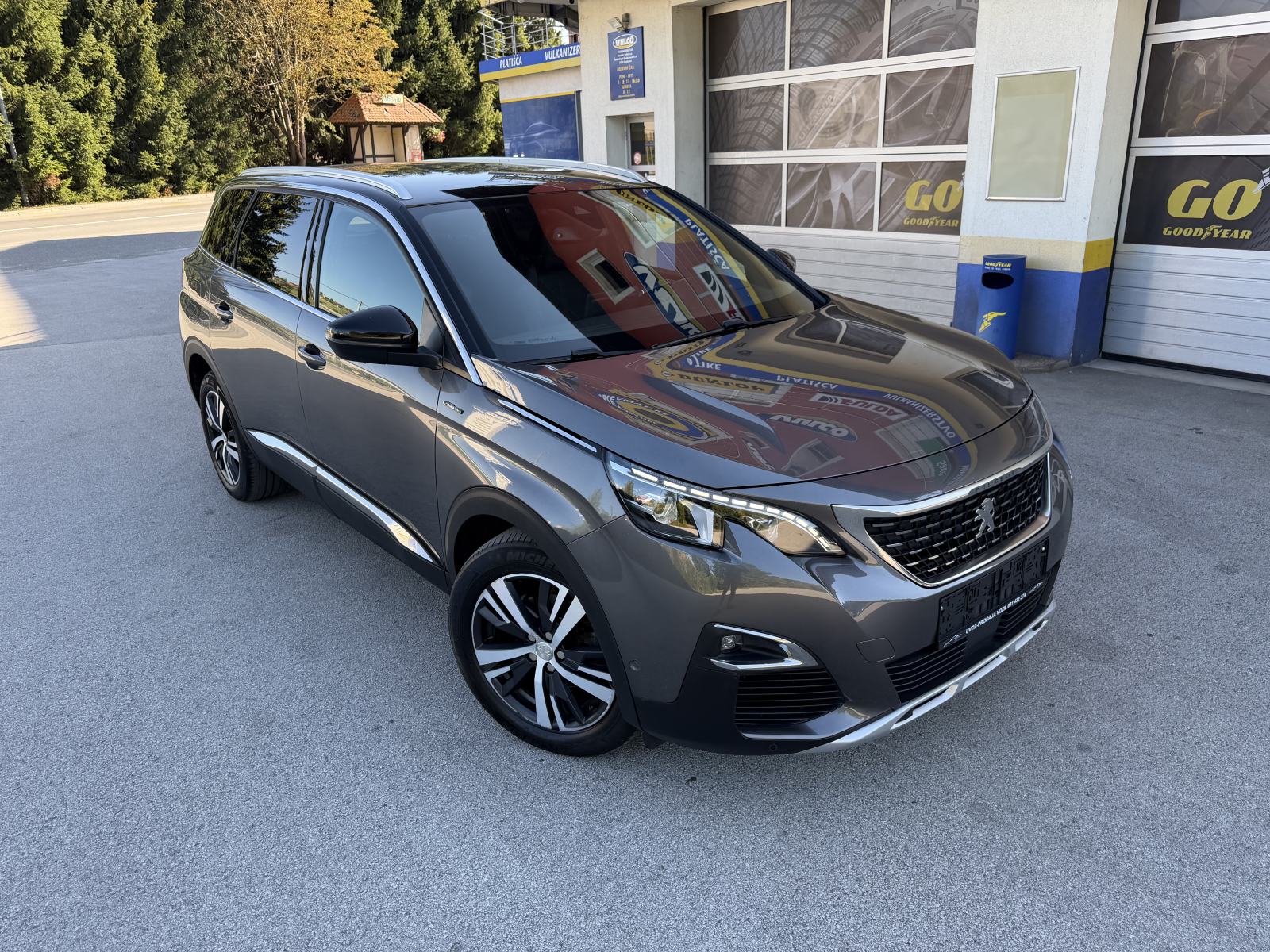 Peugeot 5008 1,6 BlueHDI-AUT.-GT LINE-LED-ALU-NAVI-PDC-SERVISIRAN-, fotografija 2