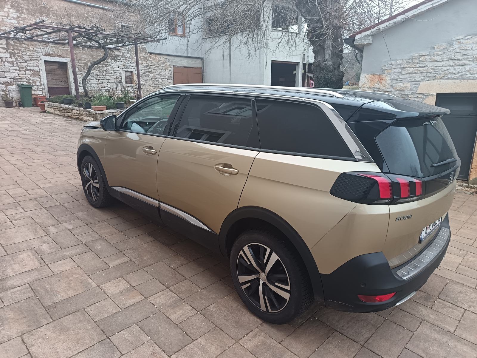 Peugeot 5008 1,6 BlueHDI, fotografija 1