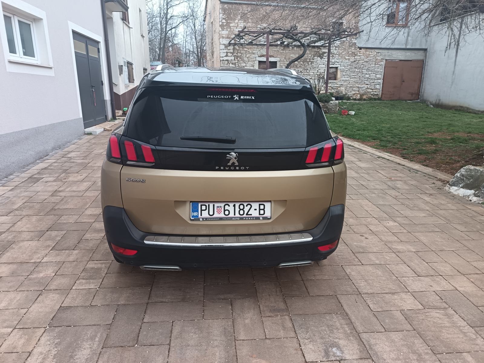 Peugeot 5008 1,6 BlueHDI, fotografija 3