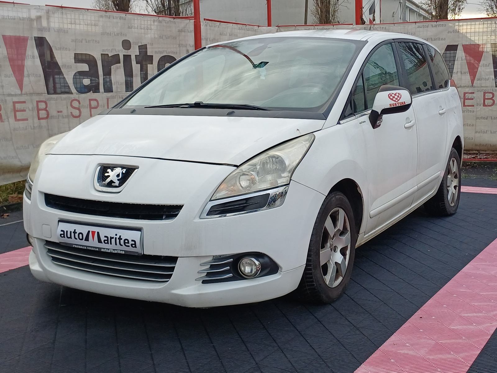 Peugeot 5008 1,6 e-HDi*Automatik, Navigacija, Senzori, 7 Sjedala*, fotografija 1