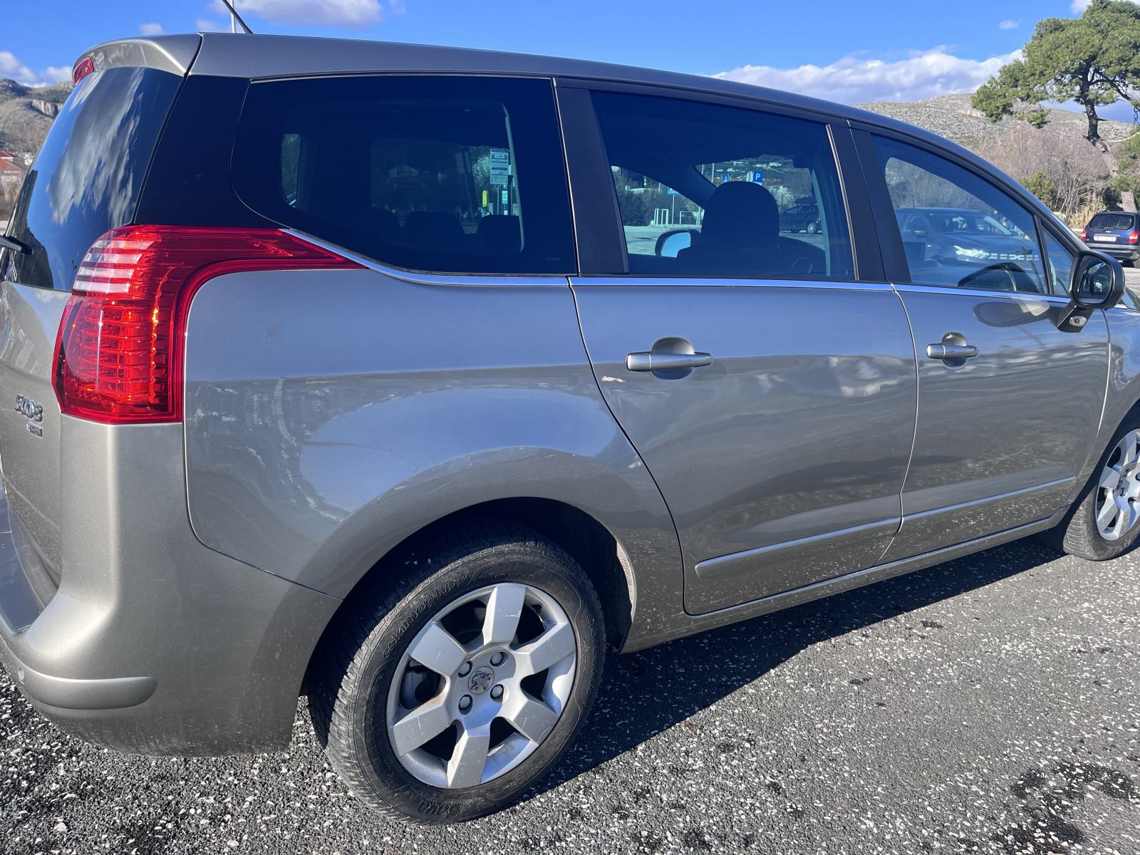 Peugeot 5008 1,6 e-HDi automatik, fotografija 14