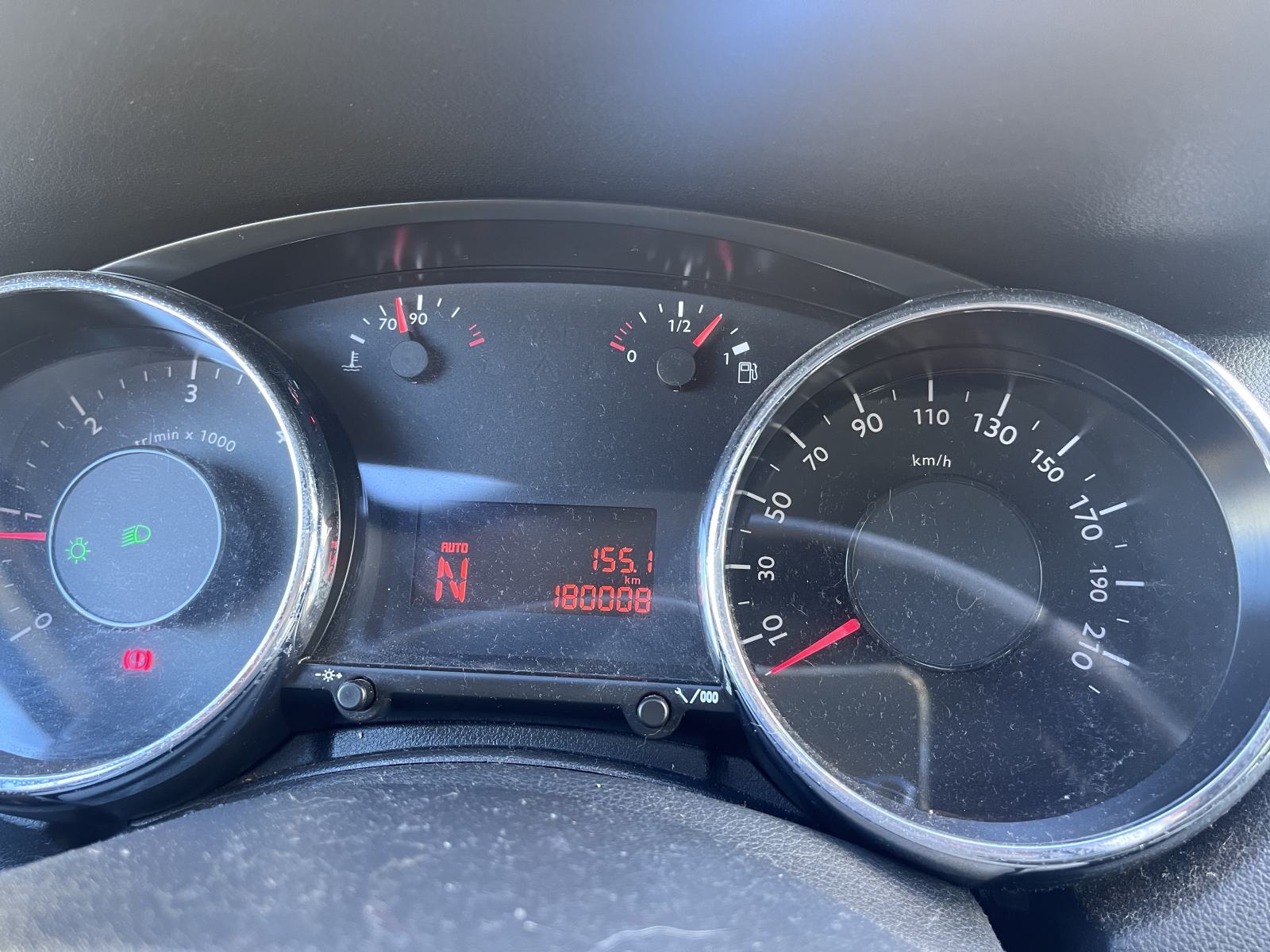 Peugeot 5008 1,6 e-HDi automatik, fotografija 16