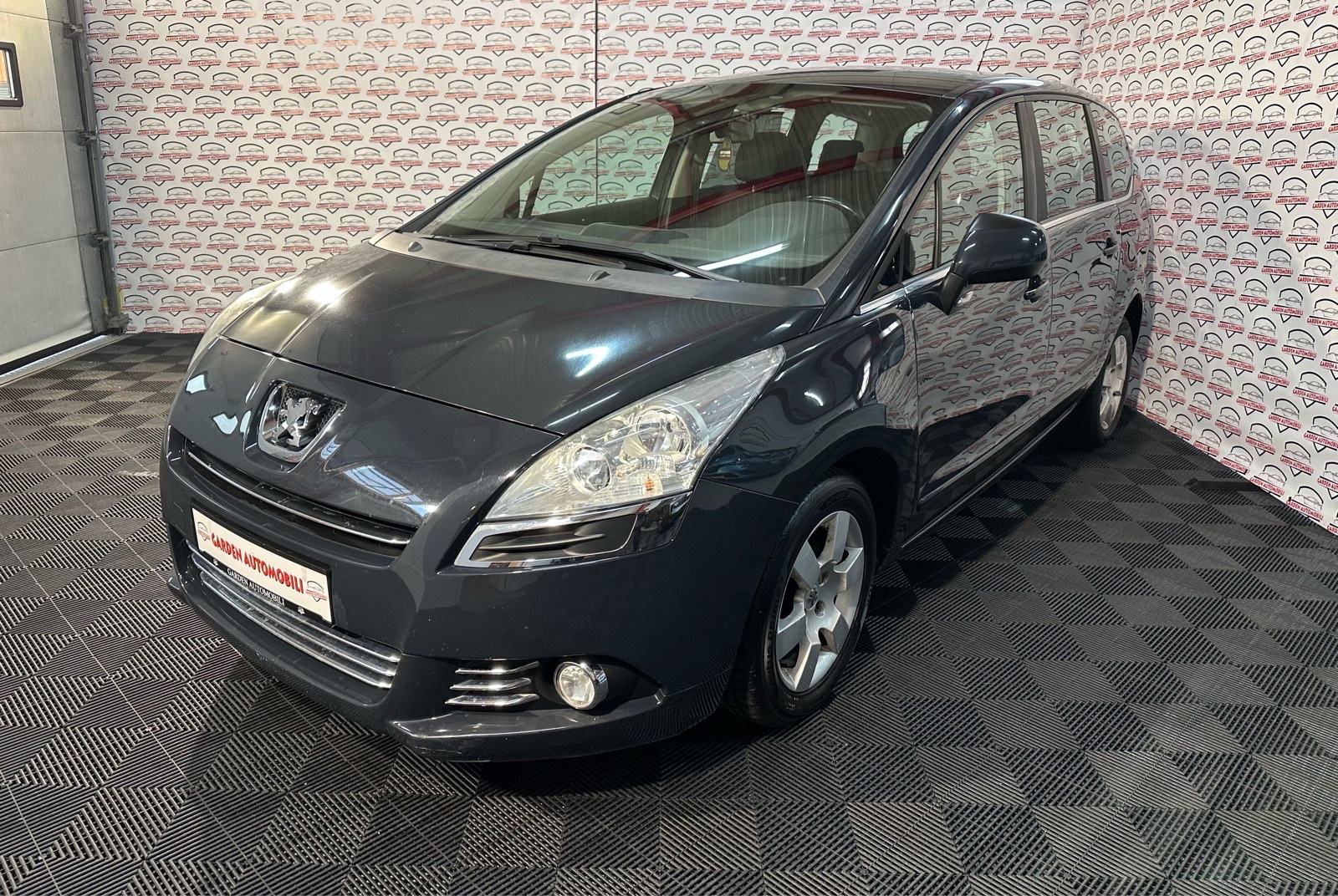 Peugeot 5008 1,6 e-HDi, fotografija 2