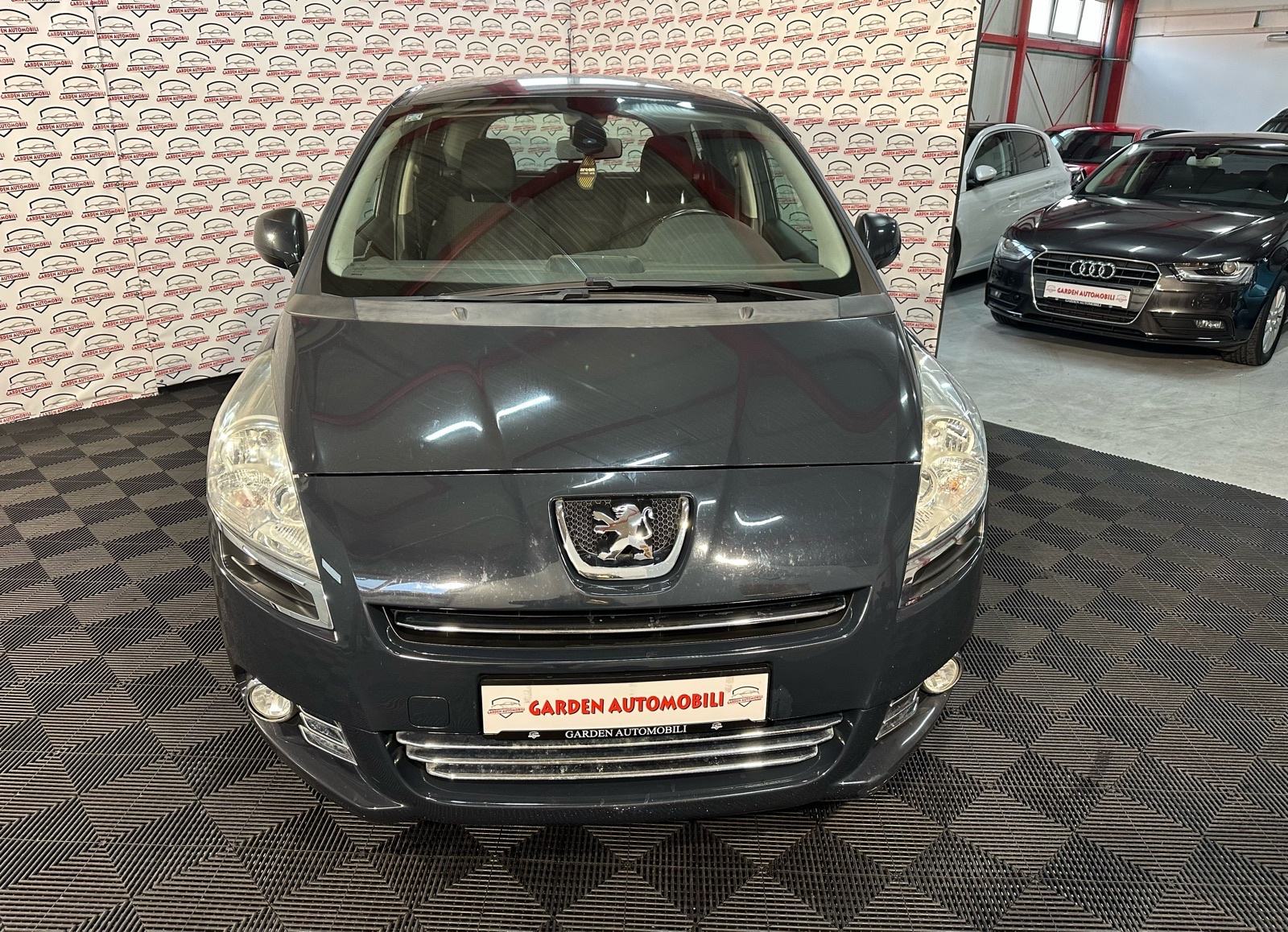 Peugeot 5008 1,6 e-HDi, fotografija 3