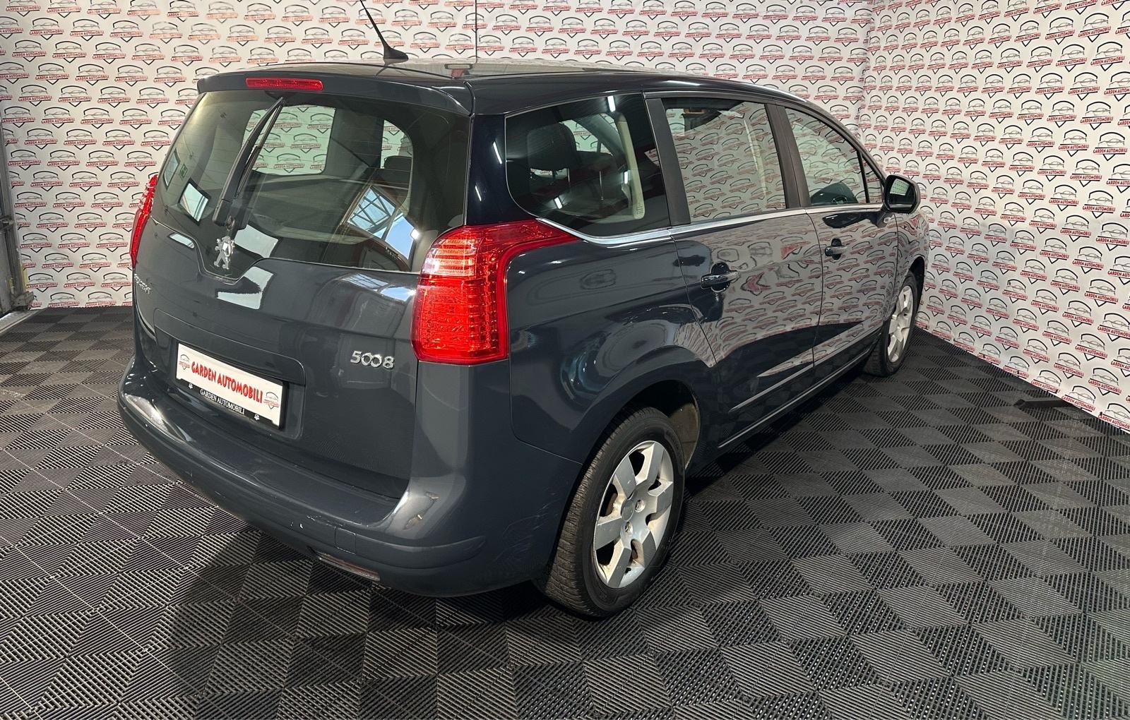 Peugeot 5008 1,6 e-HDi, fotografija 5