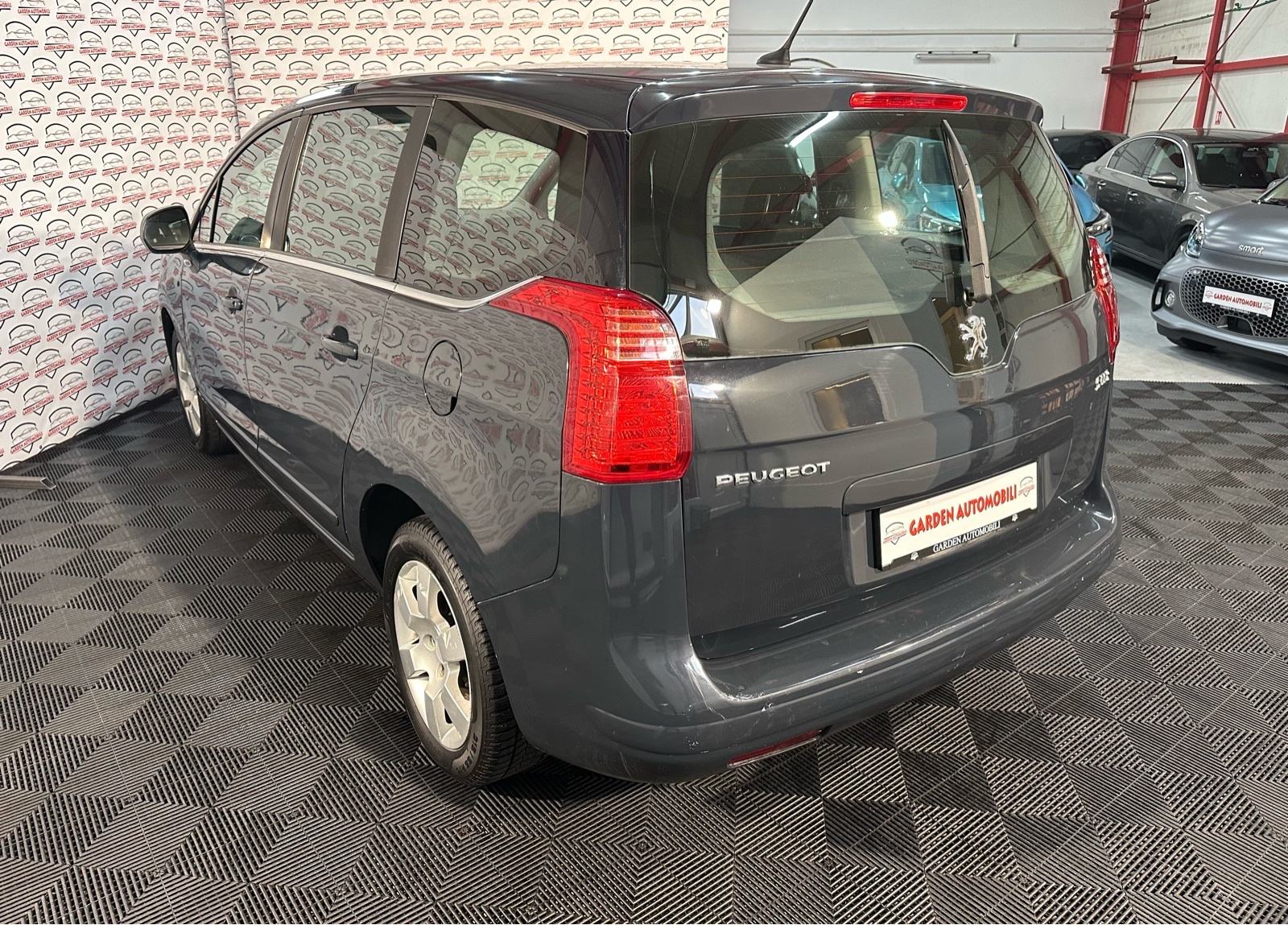 Peugeot 5008 1,6 e-HDi, fotografija 7